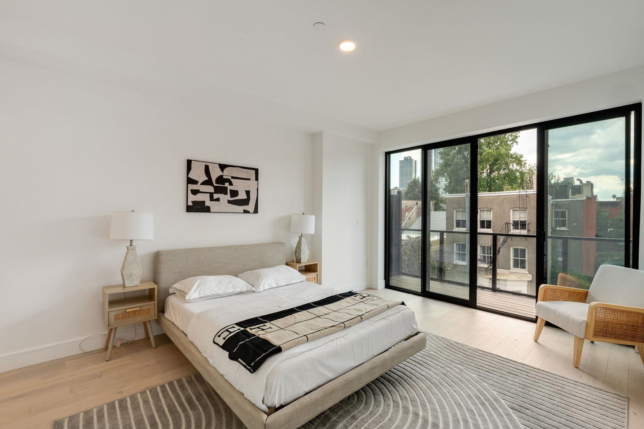 139 CHRISTOPHER COLUMBUS DR Unit: 409