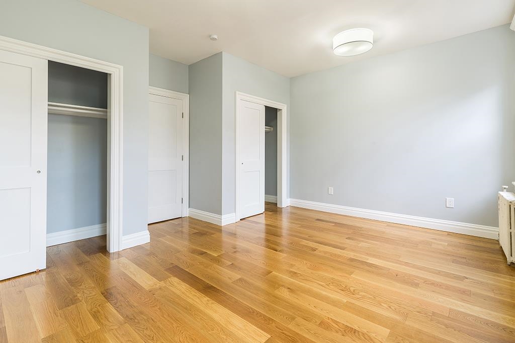 29 MILTON AVE
