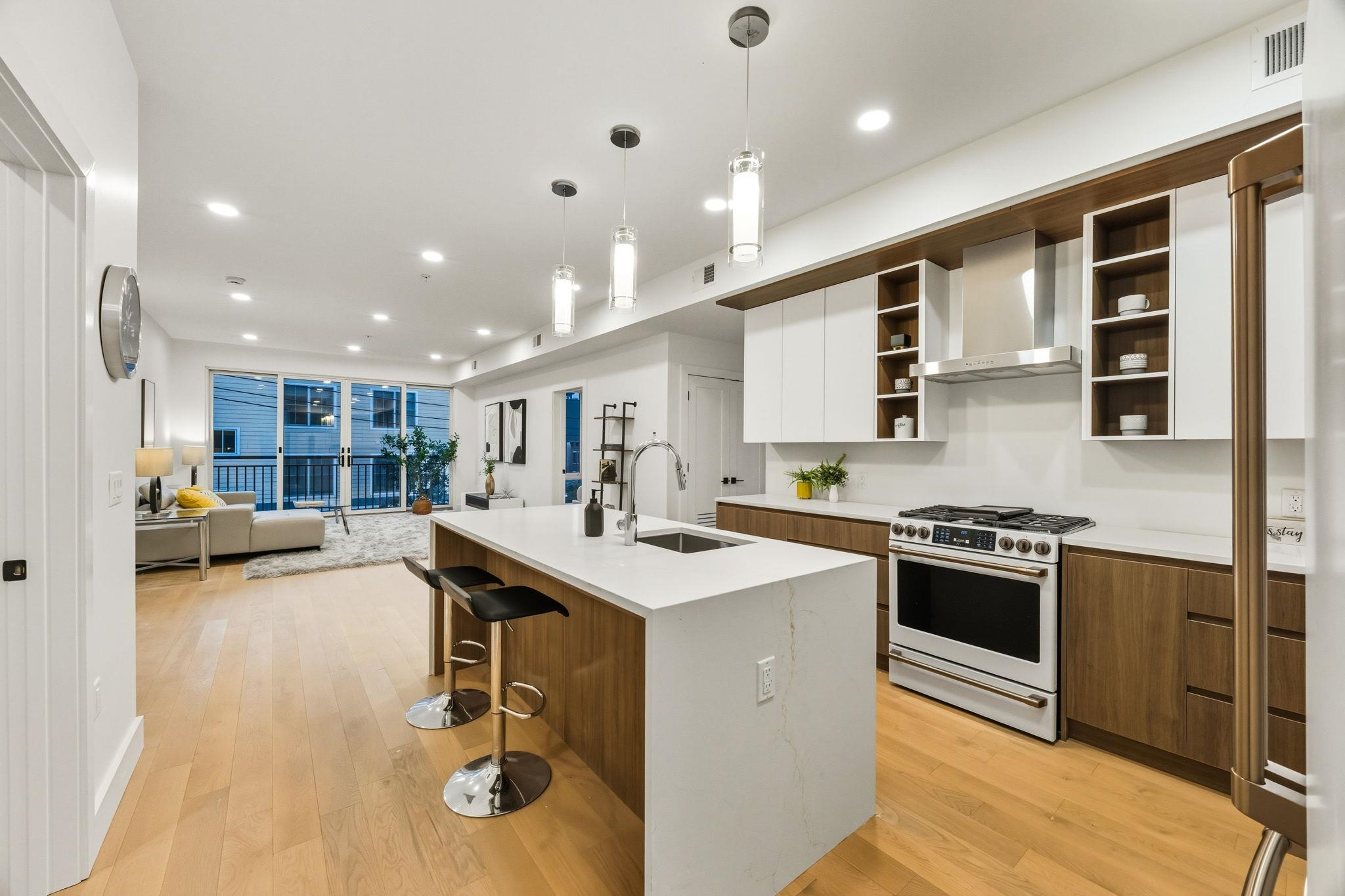 160 BRUNSWICK ST Unit: 302