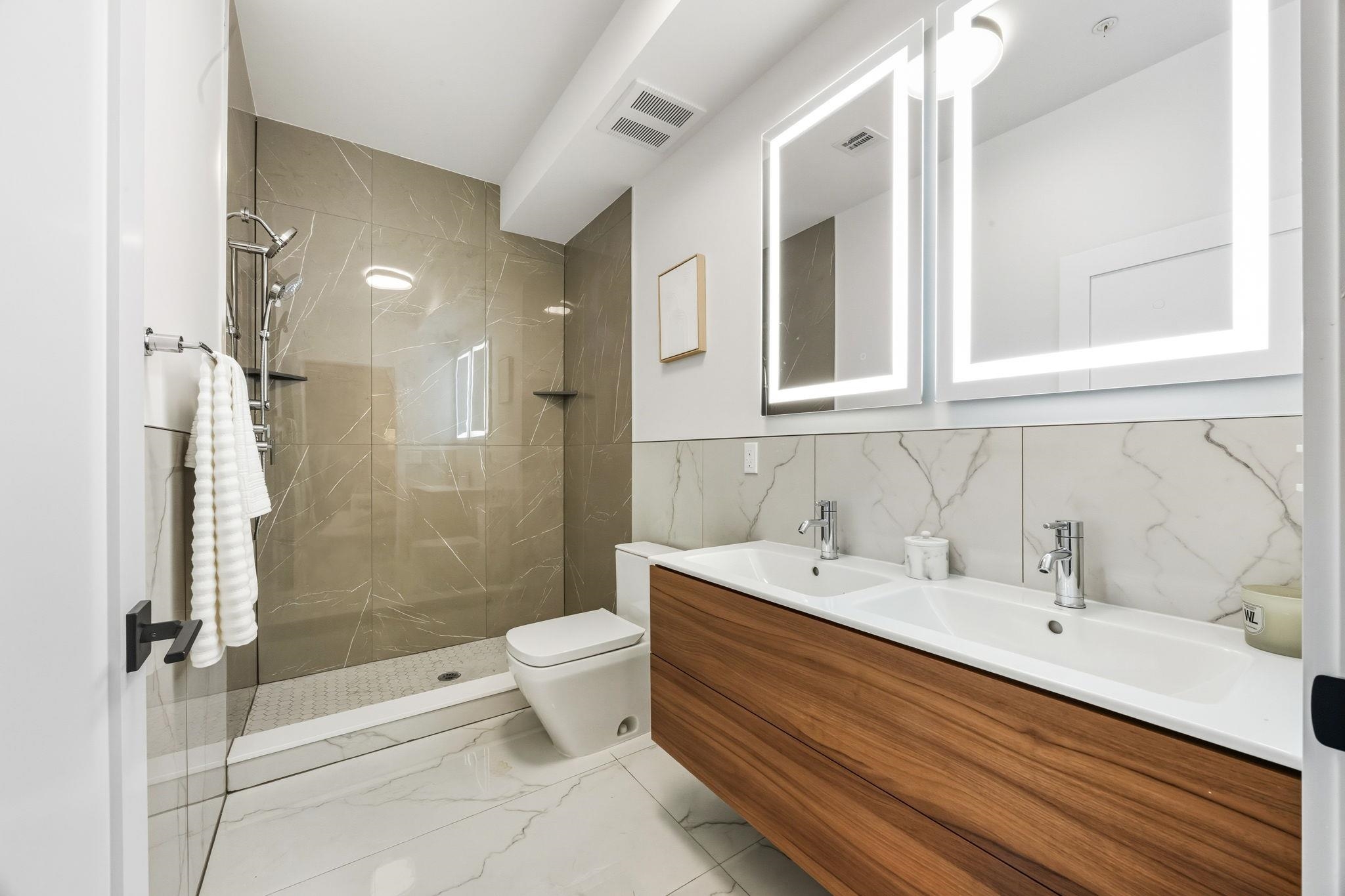 160 BRUNSWICK ST Unit: 302