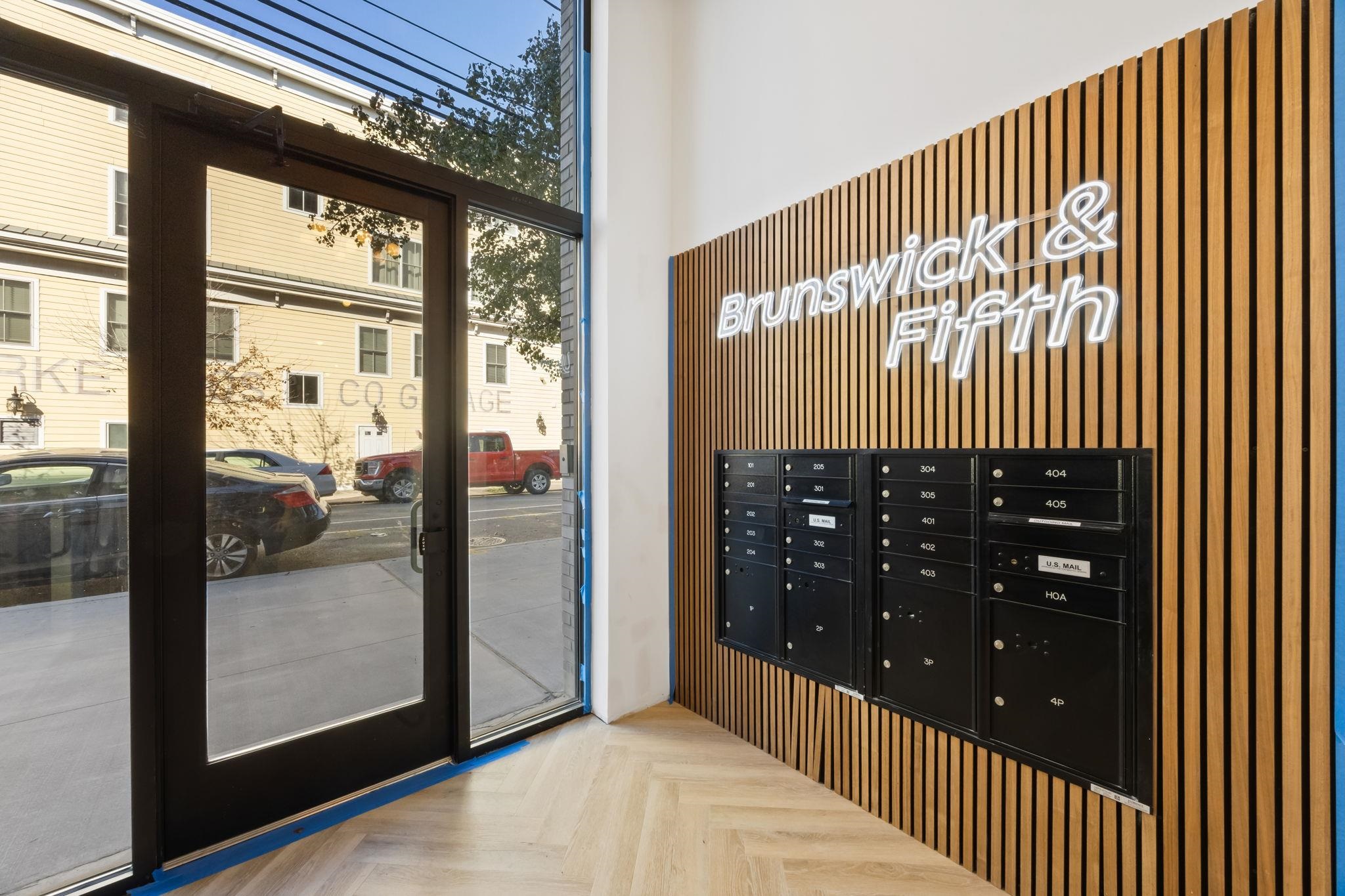 160 BRUNSWICK ST Unit: 302