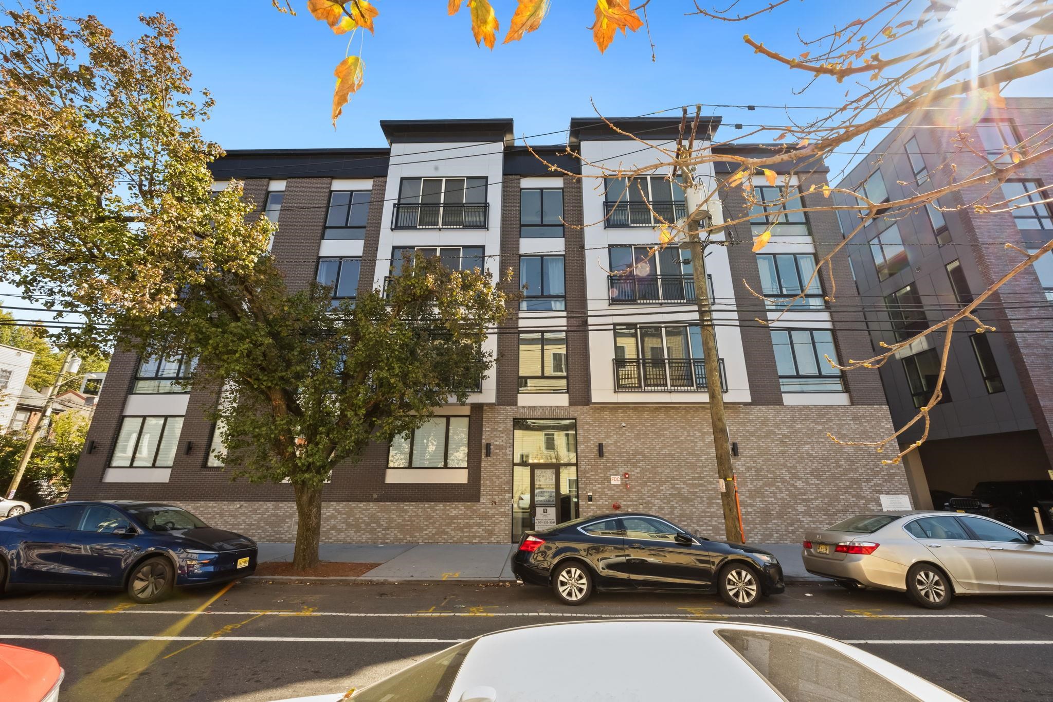 160 BRUNSWICK ST Unit: 302