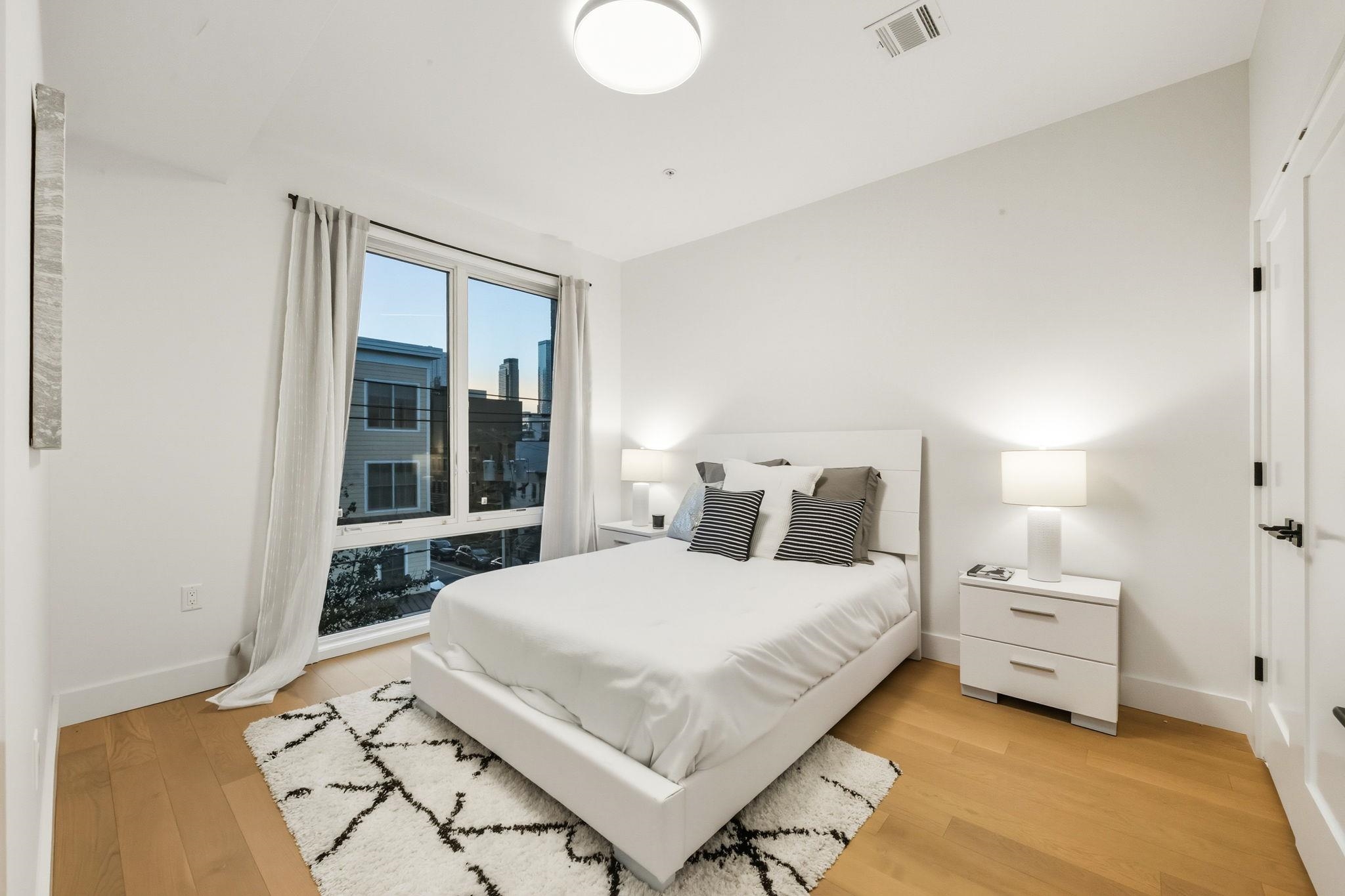 160 BRUNSWICK ST Unit: 302