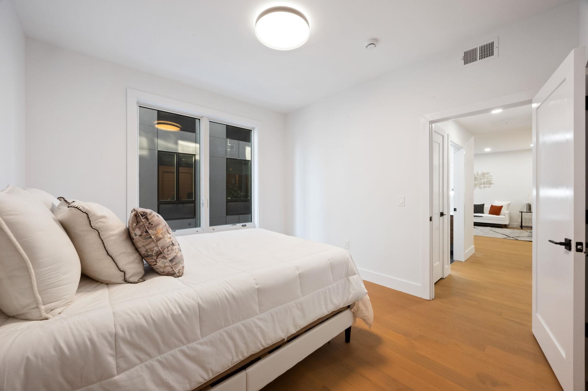 160 BRUNSWICK ST Unit: 304