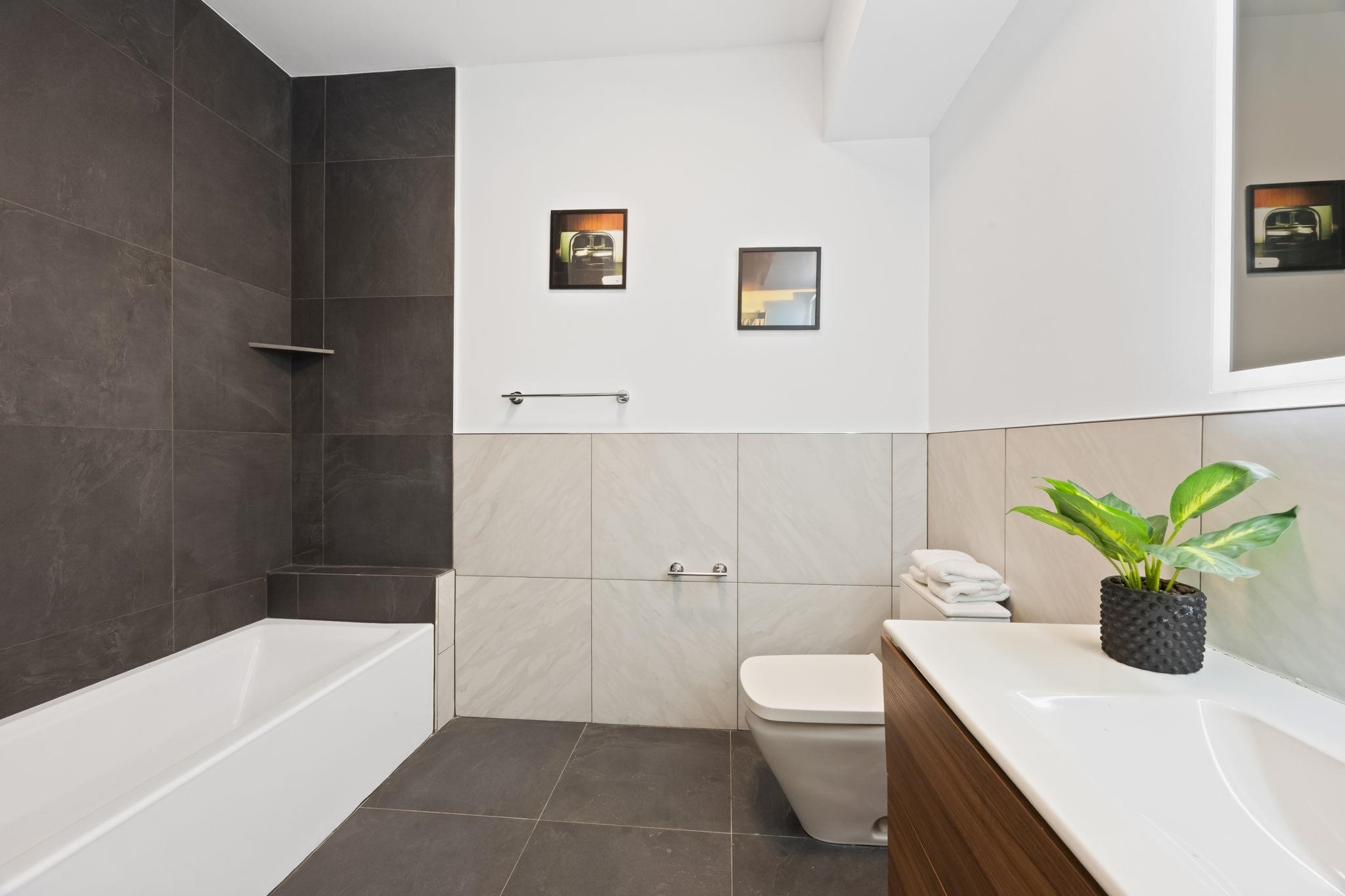 160 BRUNSWICK ST Unit: 204
