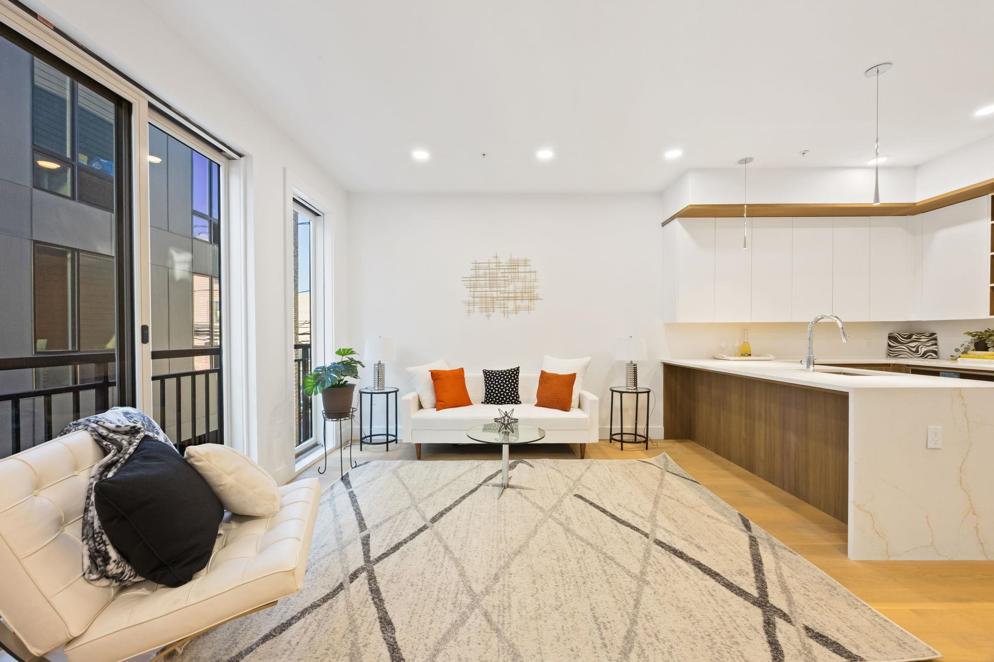 160 BRUNSWICK ST Unit: 204