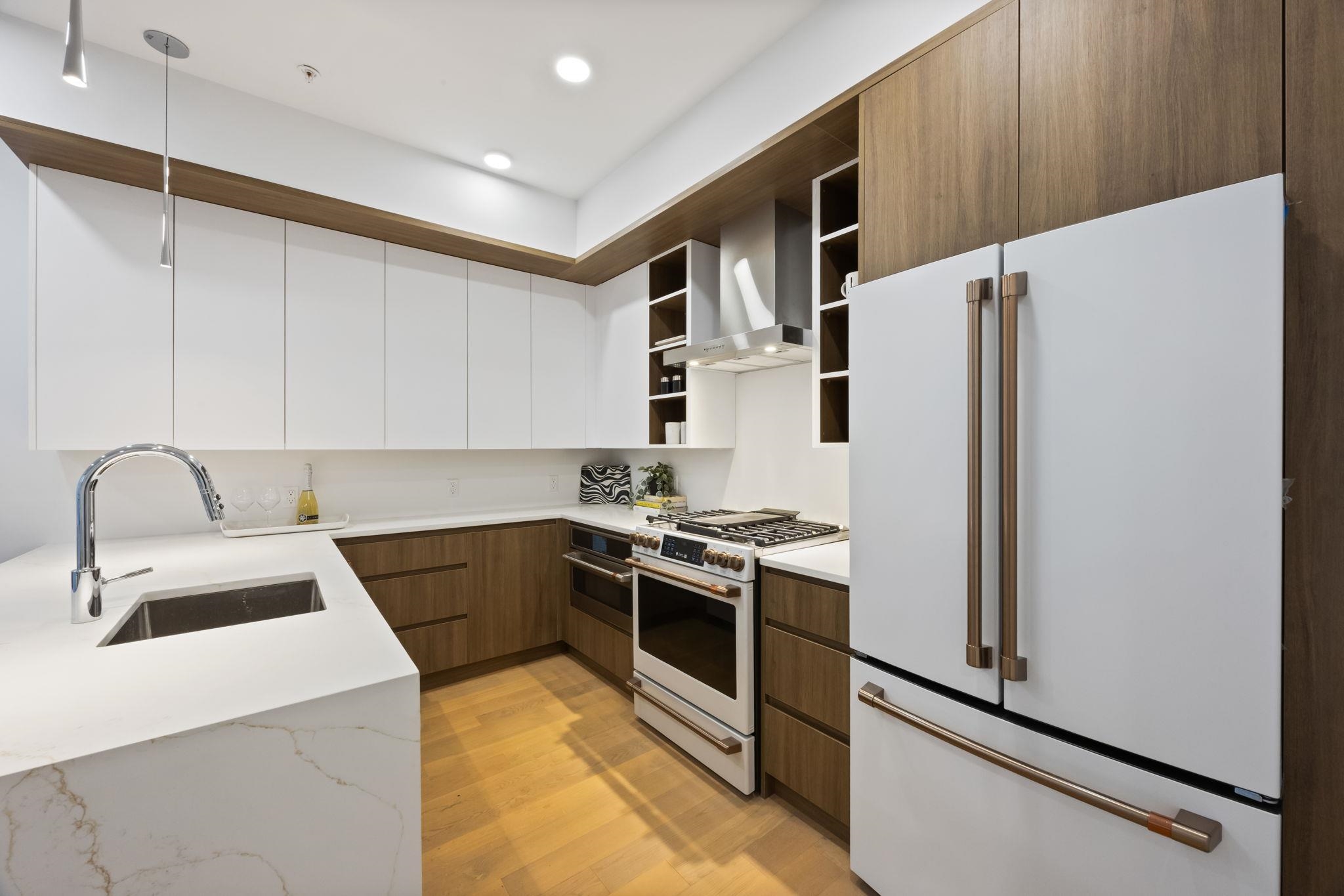 160 BRUNSWICK ST Unit: 205