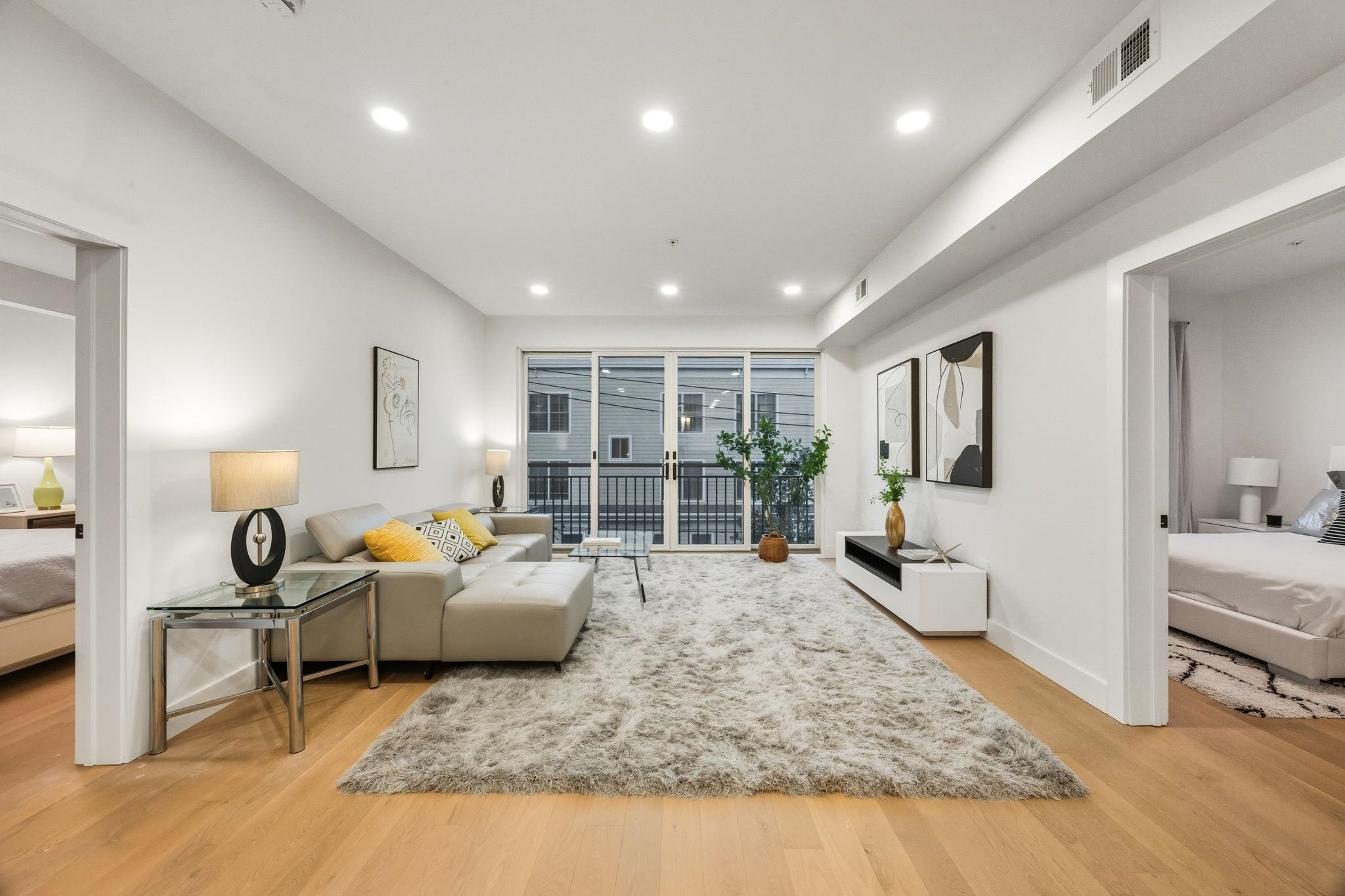 160 BRUNSWICK ST Unit: 401