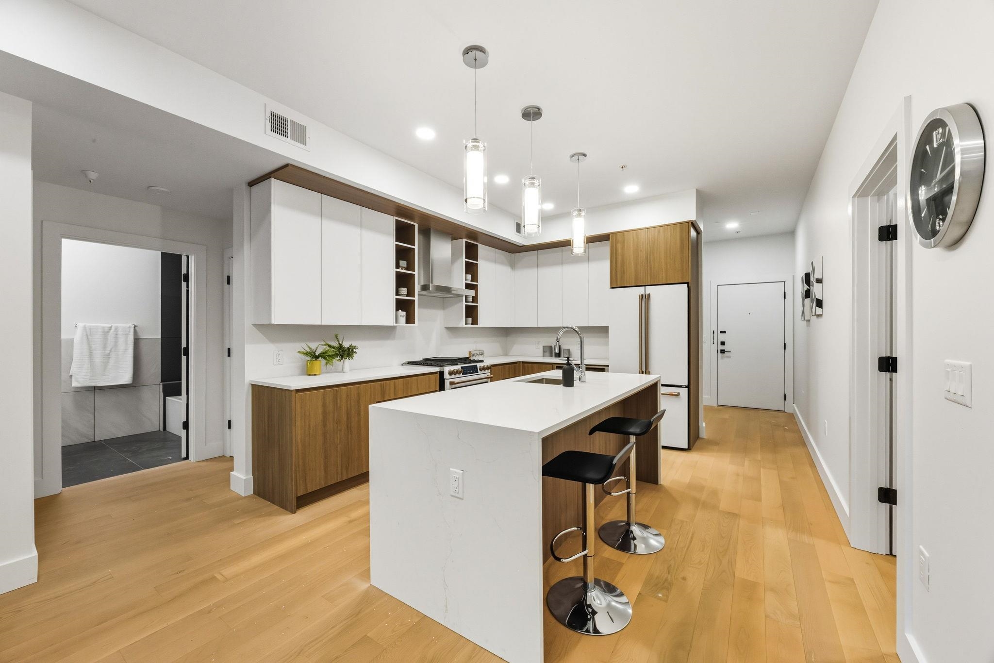 160 BRUNSWICK ST Unit: 401