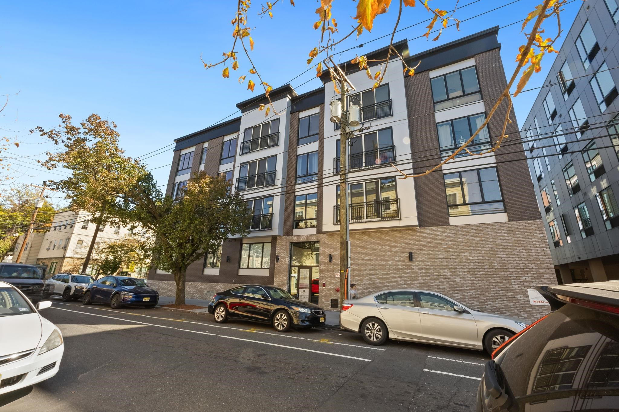 160 BRUNSWICK ST Unit: 401