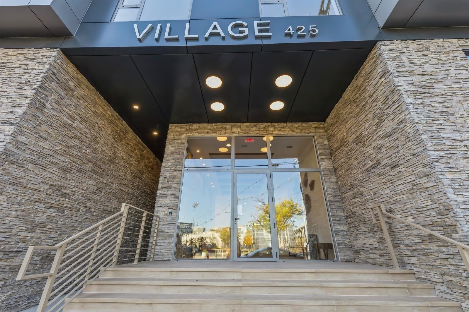 425 3RD ST Unit: 307