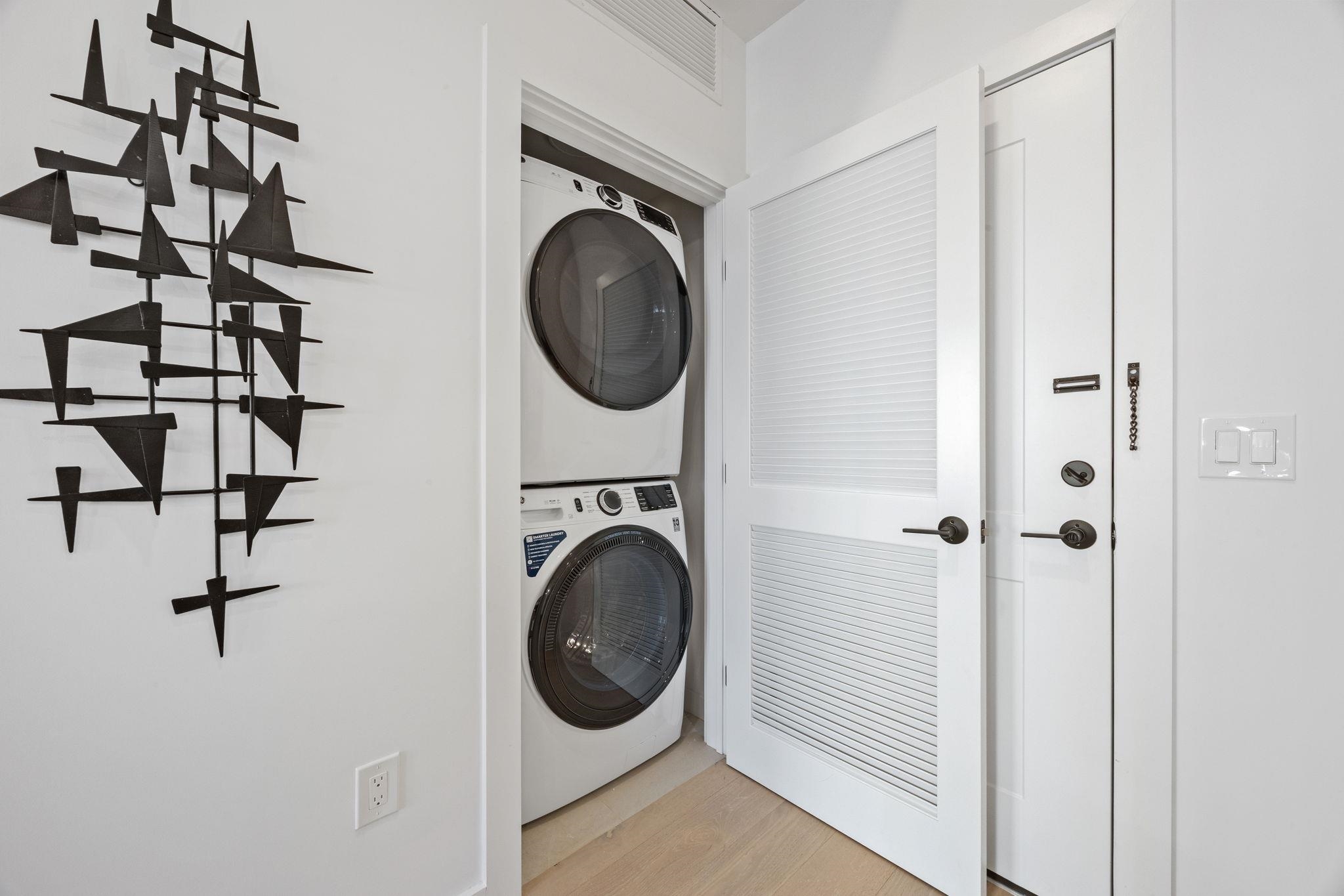 425 3RD ST Unit: 307