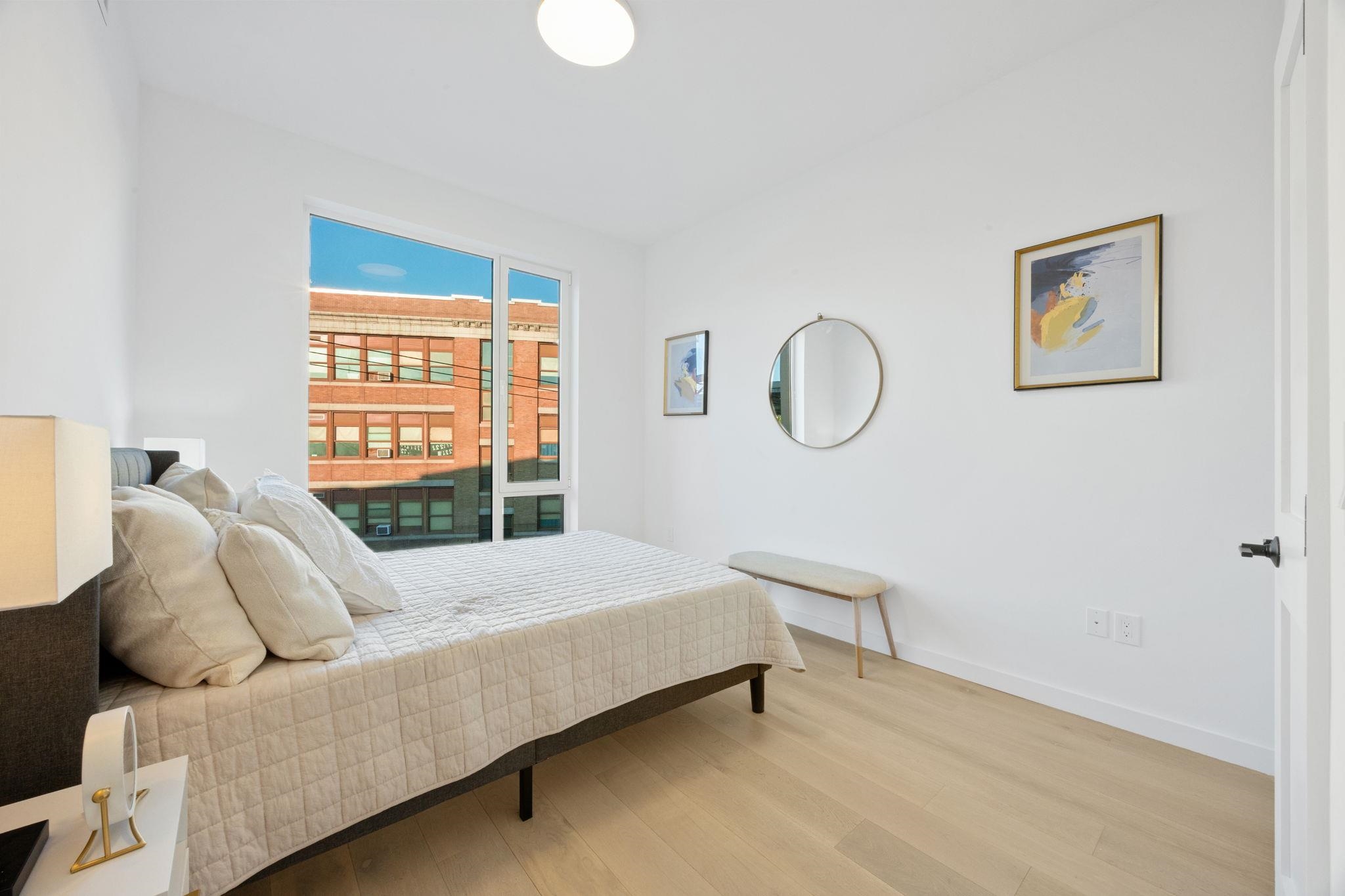 425 3RD ST Unit: 307