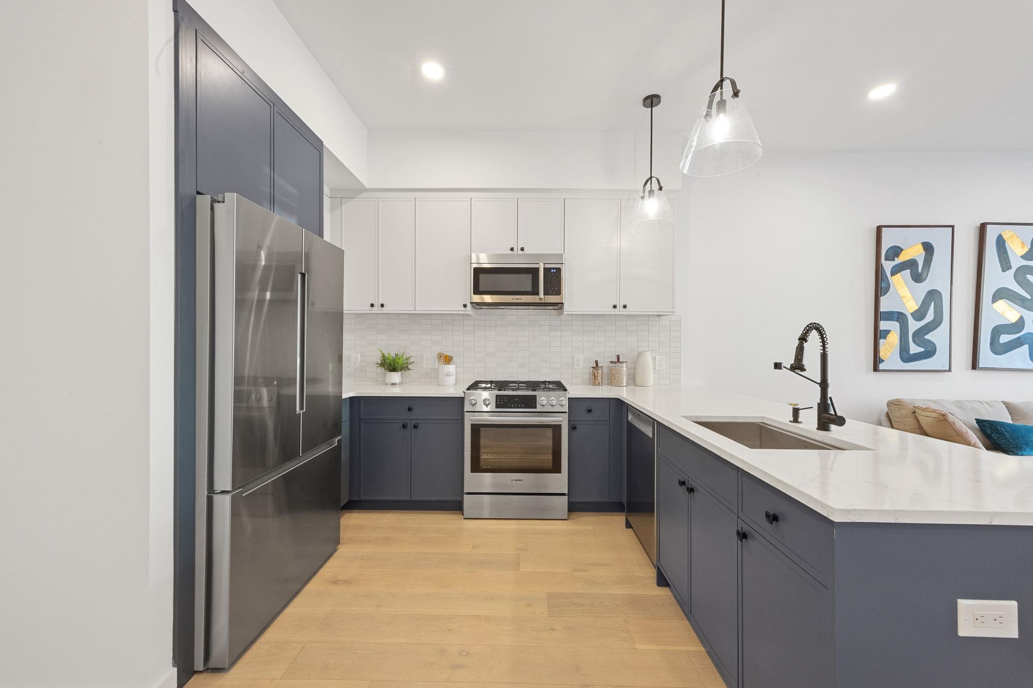 425 3RD ST Unit: 307