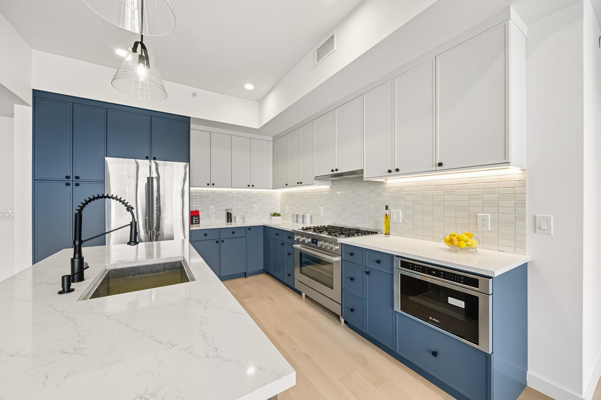 425 3RD ST Unit: 401