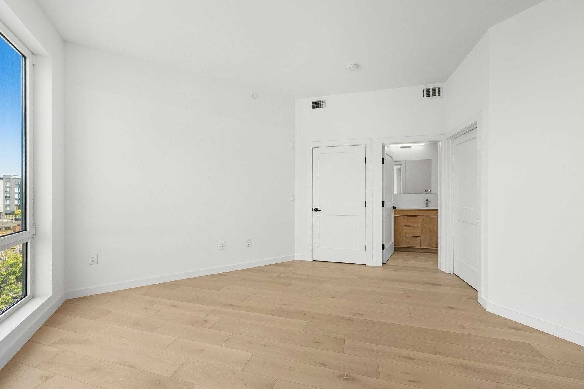 425 3RD ST Unit: 401