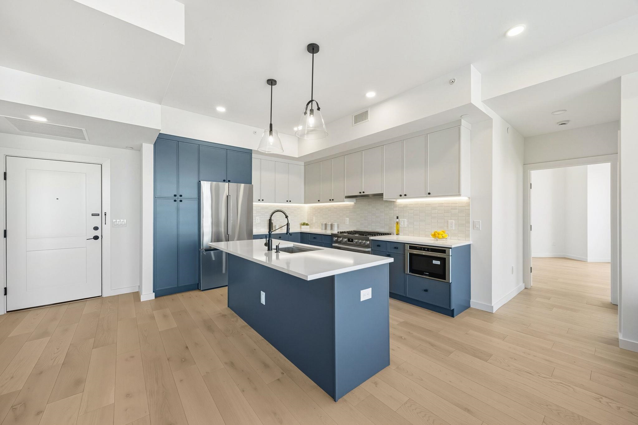 425 3RD ST Unit: 401