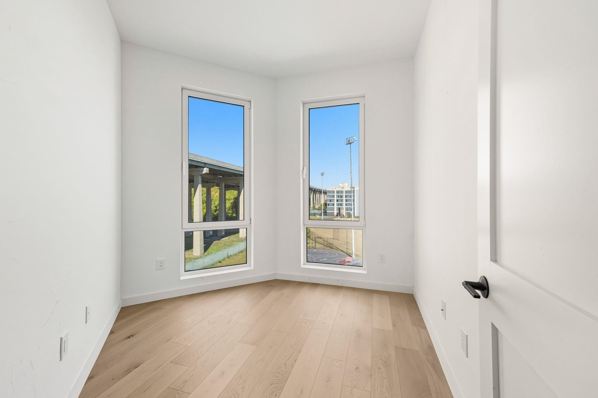 425 3RD ST Unit: 401