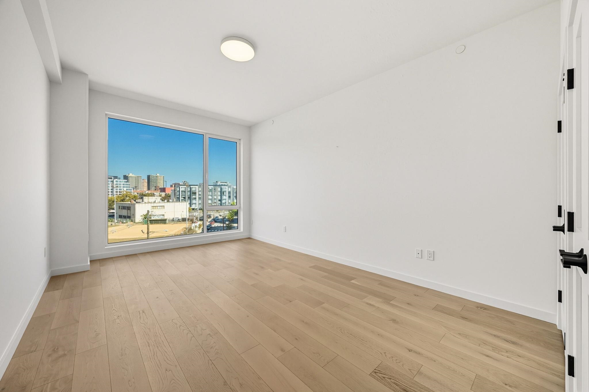 425 3RD ST Unit: 401