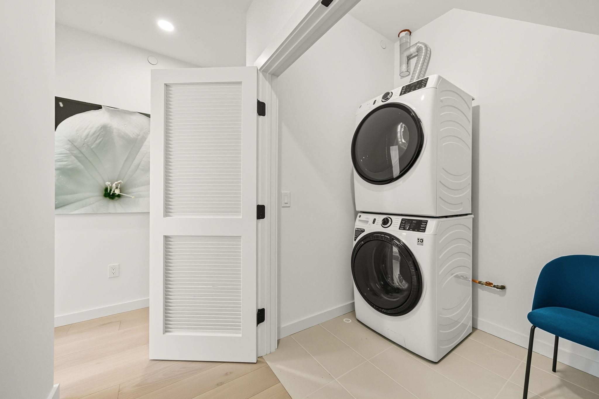 425 3RD ST Unit: 401