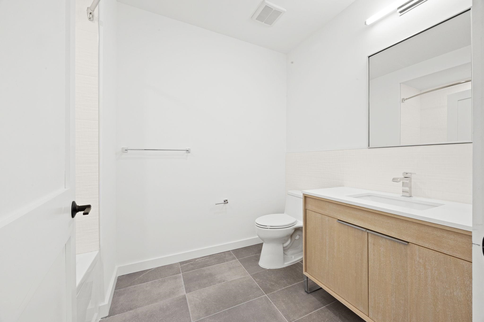 425 3RD ST Unit: 402