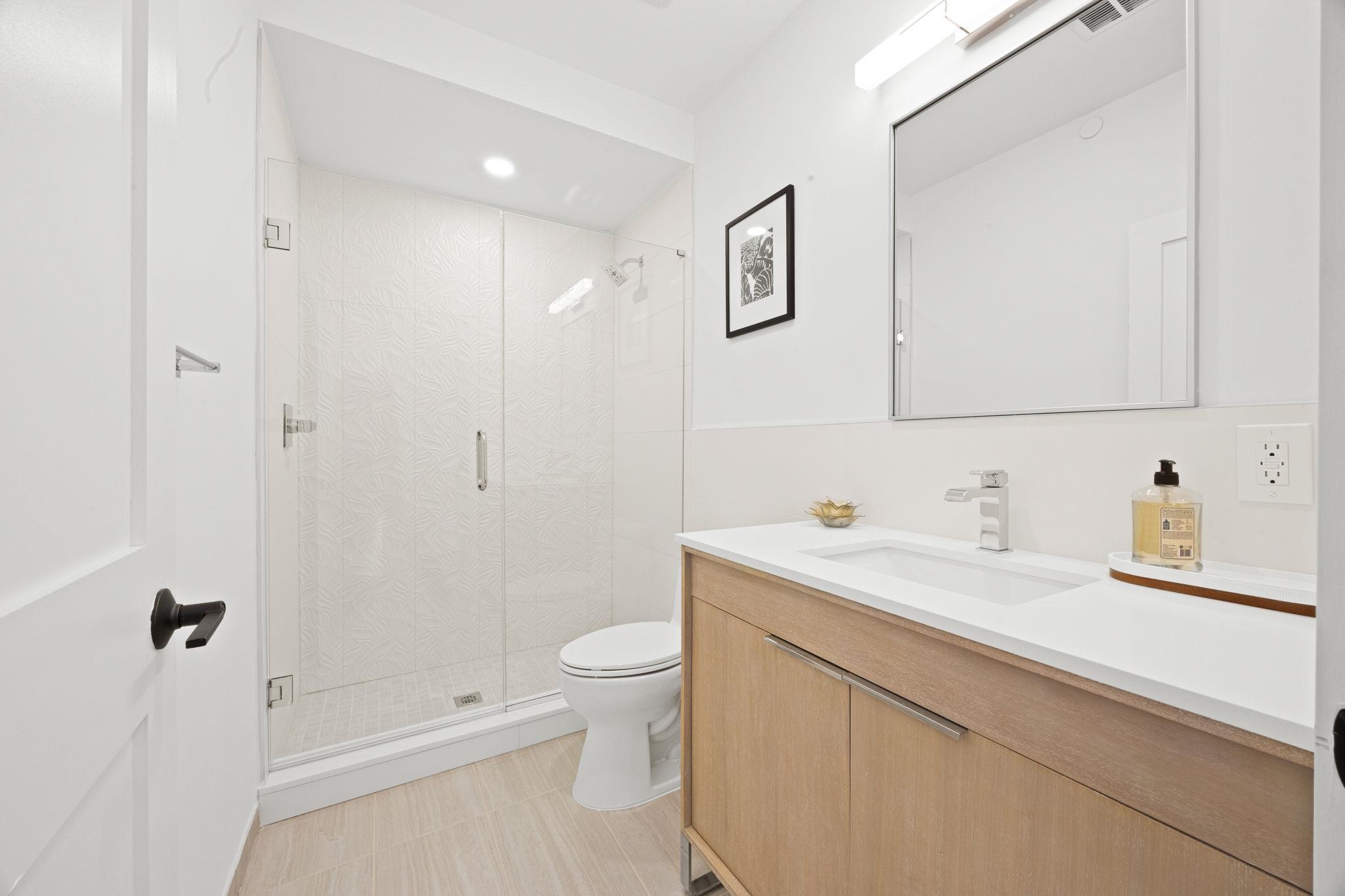 425 3RD ST Unit: 402