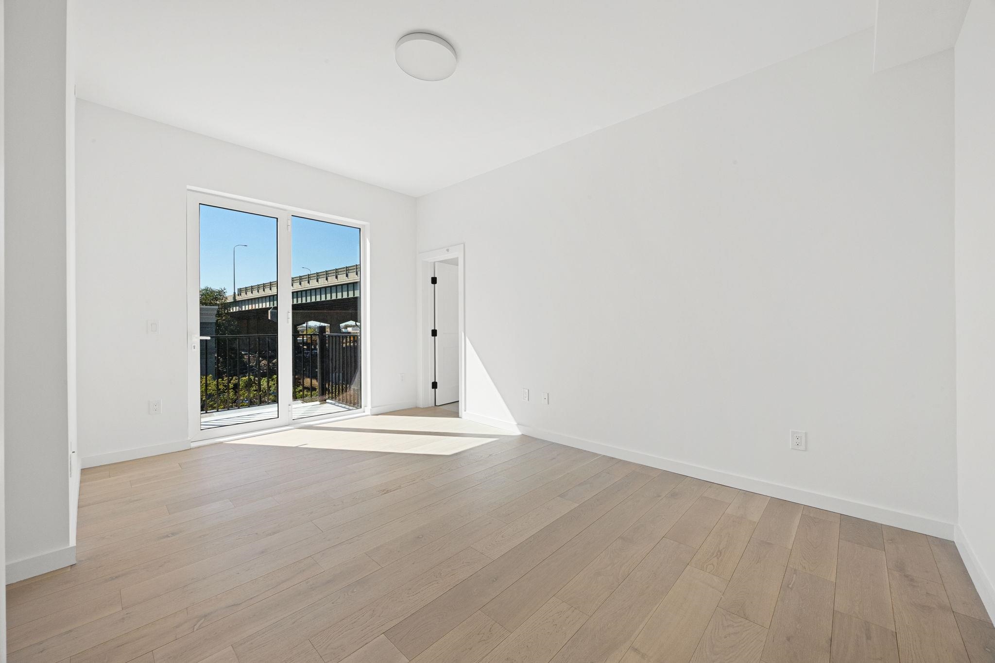 425 3RD ST Unit: 402