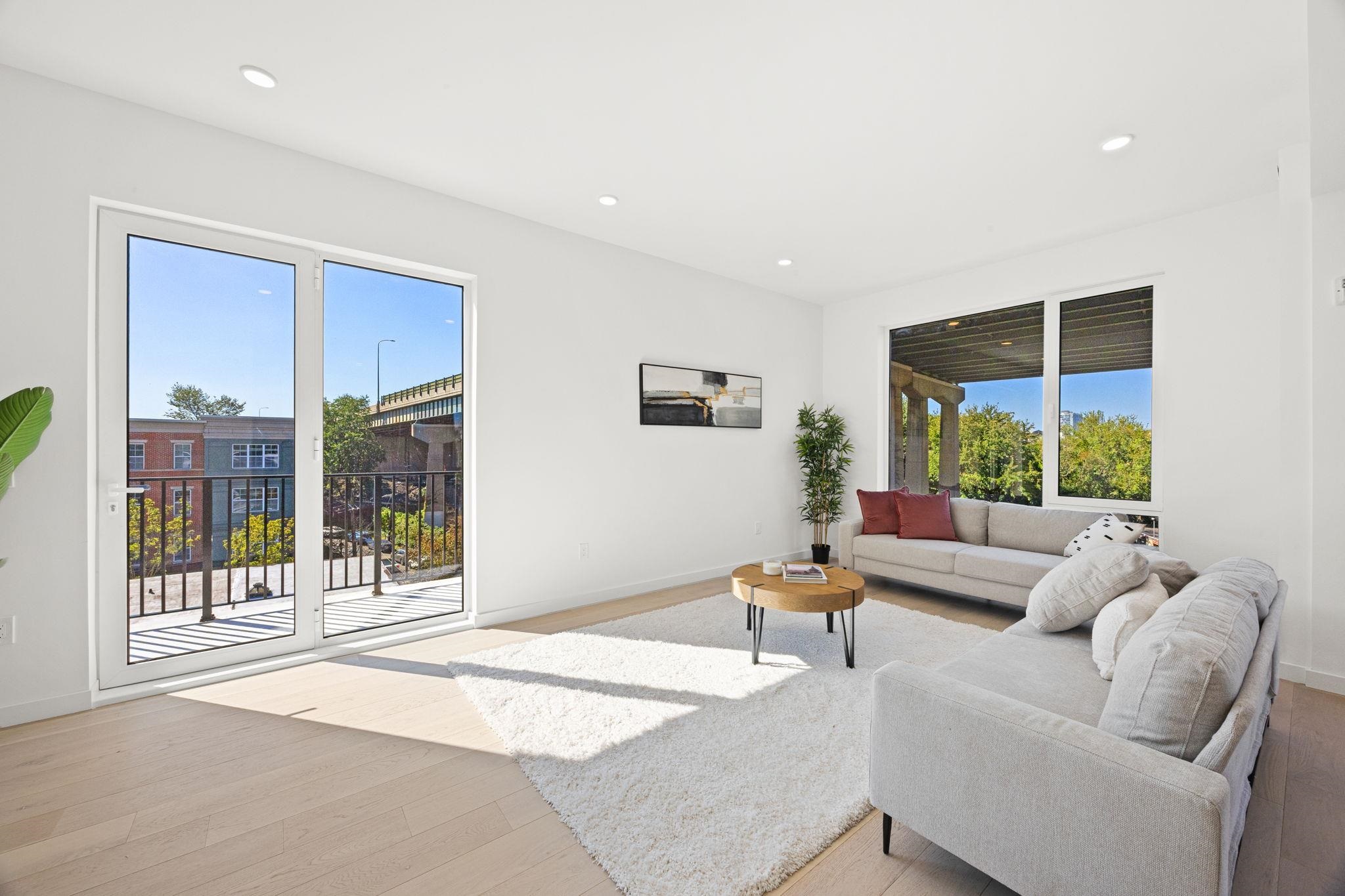 425 3RD ST Unit: 402