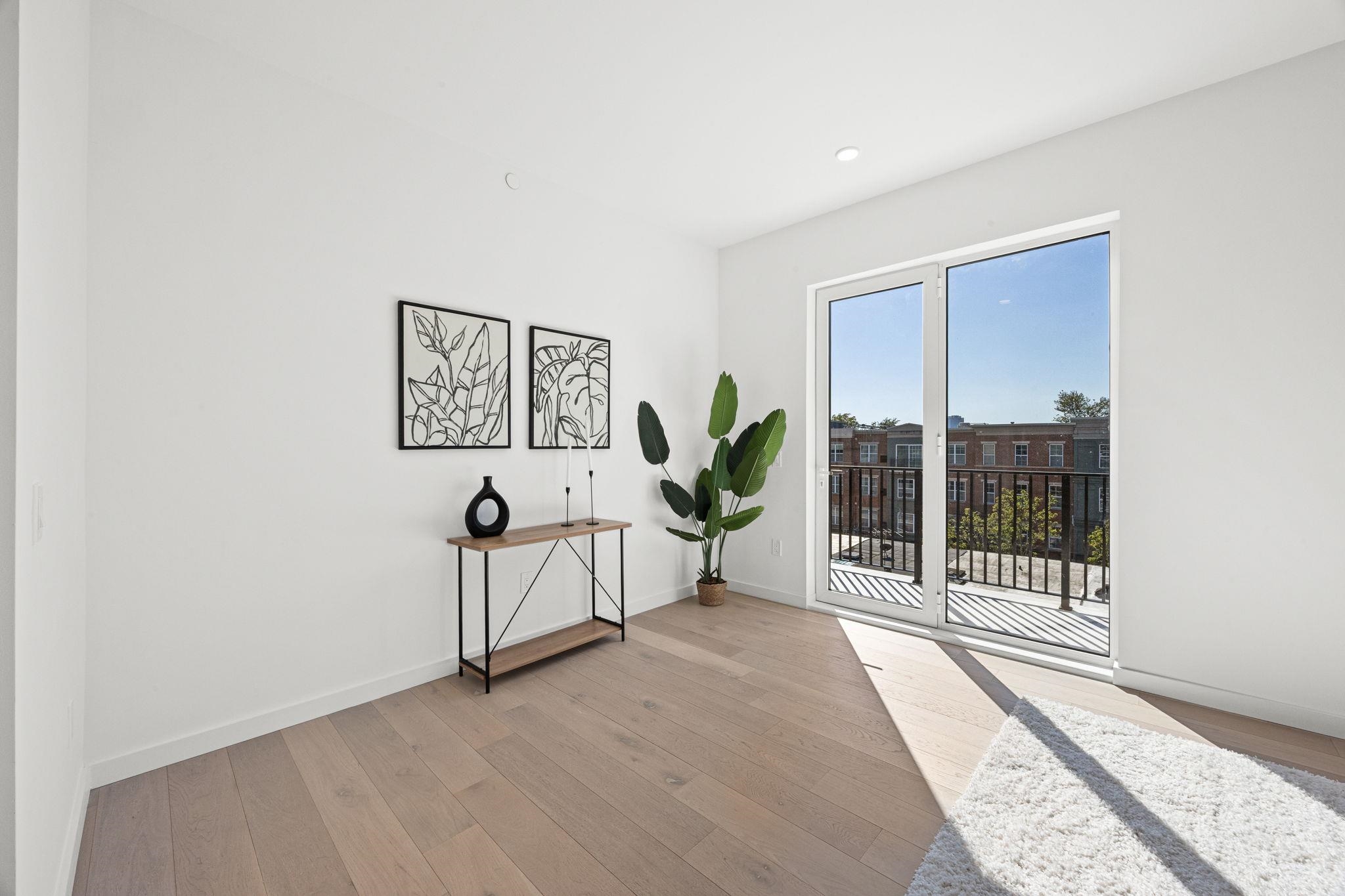 425 3RD ST Unit: 402