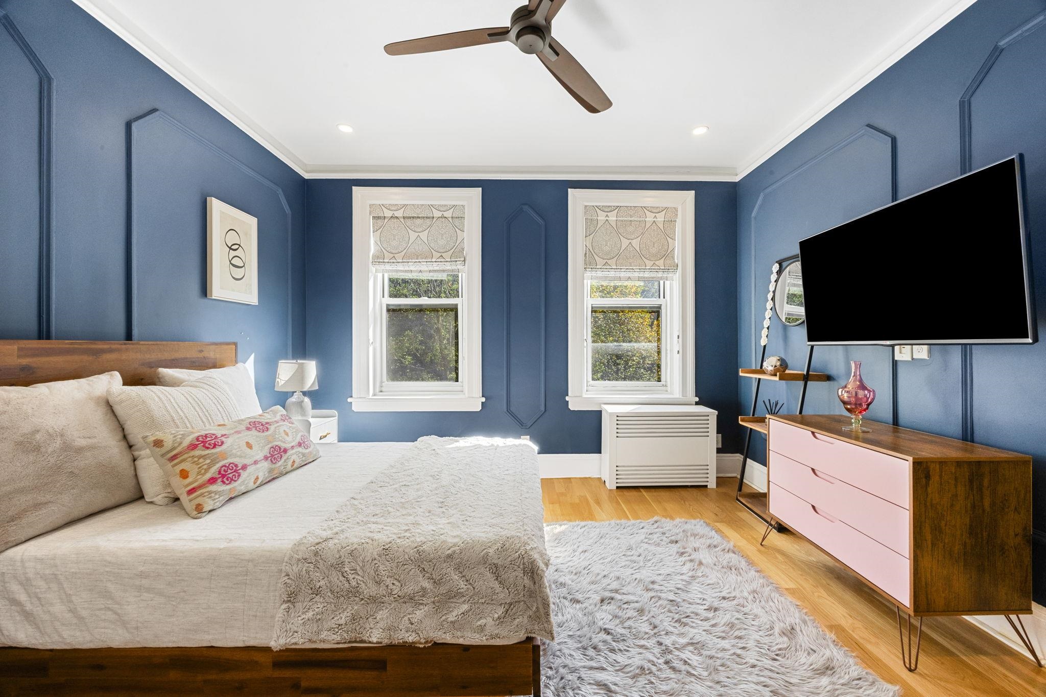 920 HUDSON ST Unit: 2B