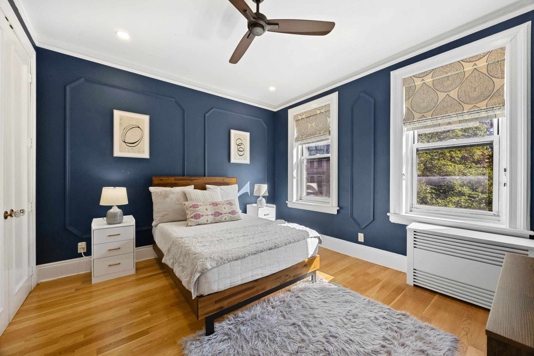 920 HUDSON ST Unit: 2B