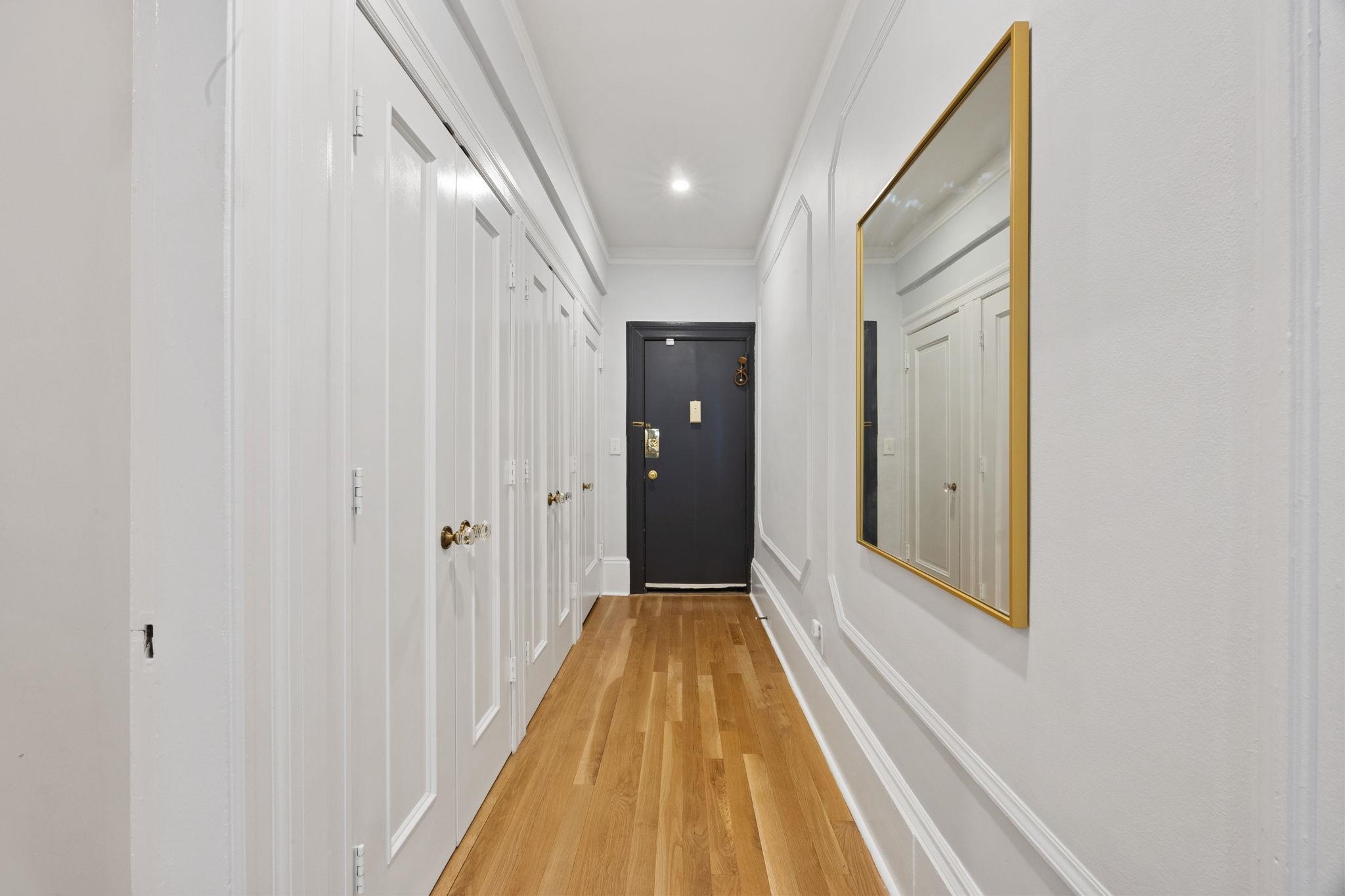 920 HUDSON ST Unit: 2B