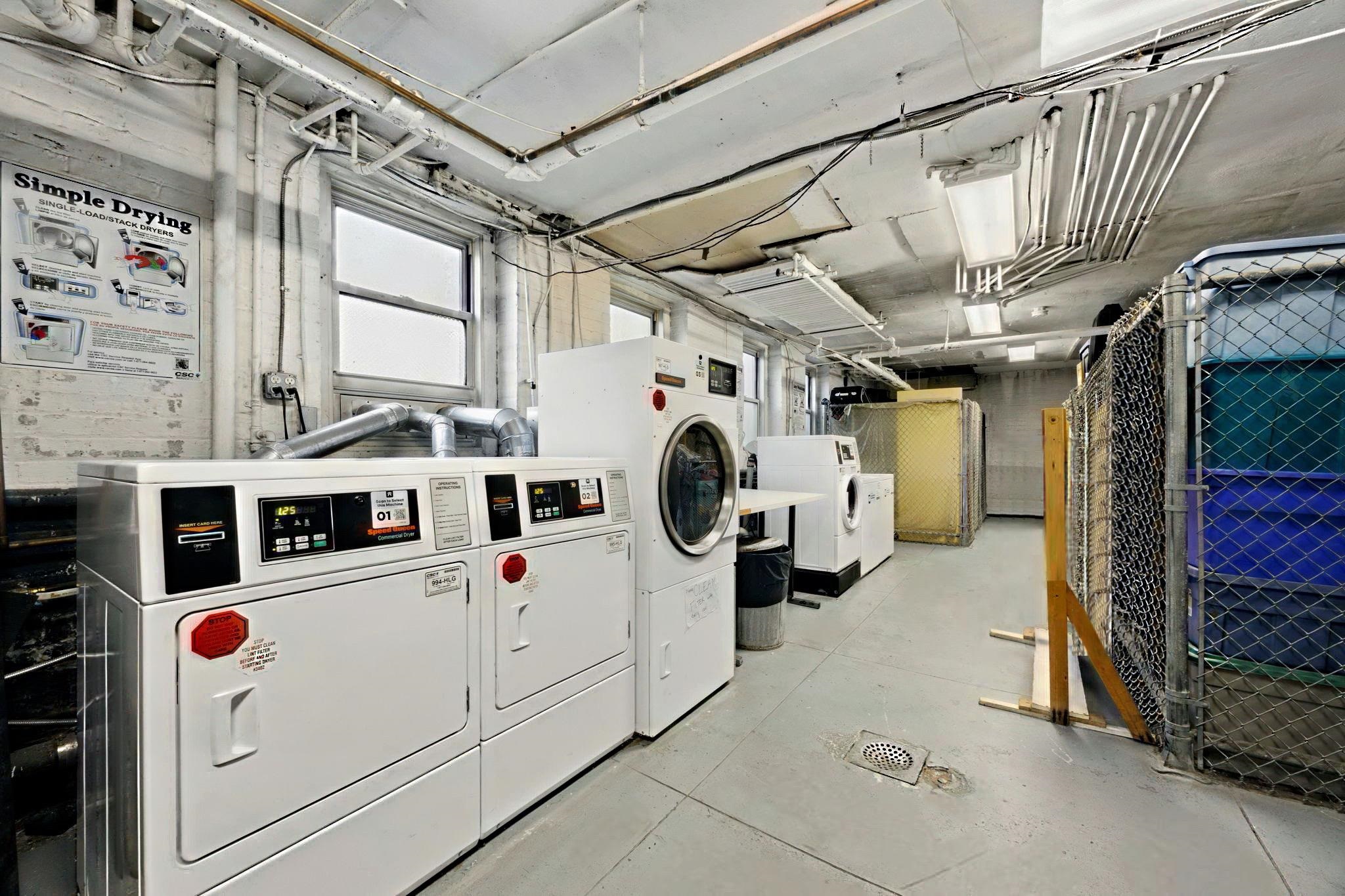 920 HUDSON ST Unit: 2B