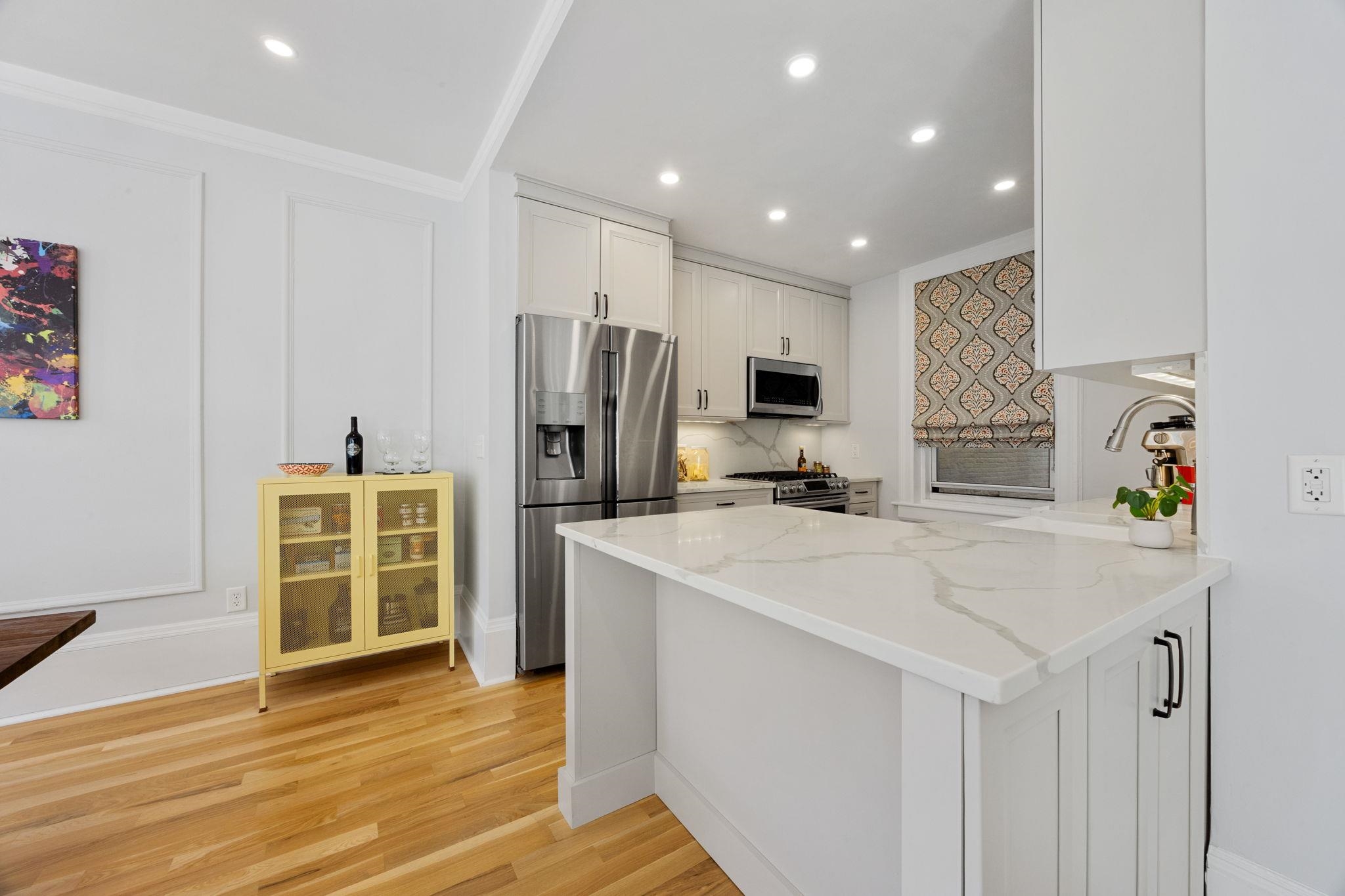 920 HUDSON ST Unit: 2B