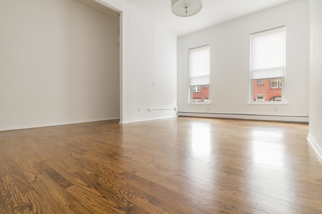 14 MONTICELLO AVE
