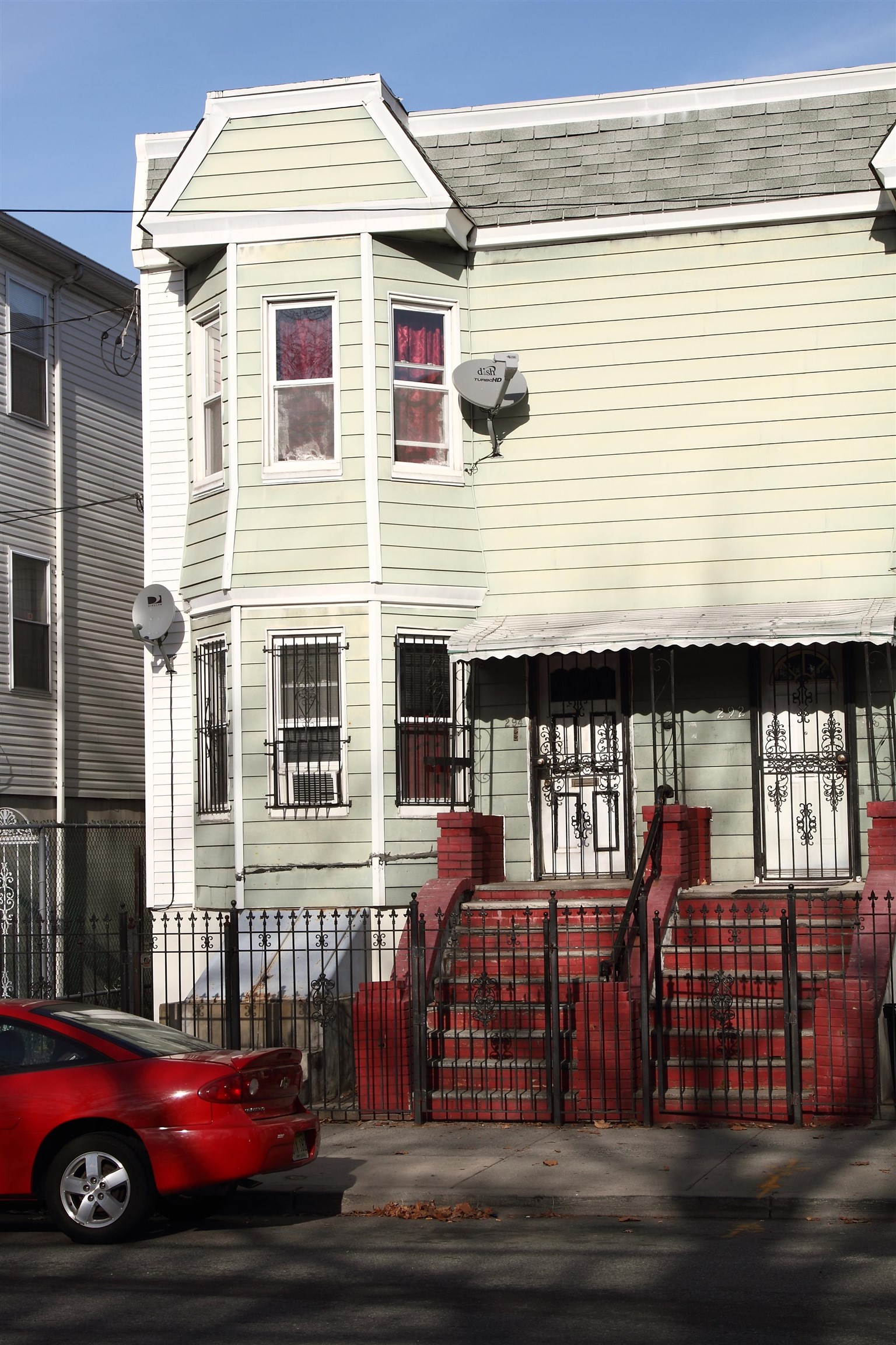 294 DUNCAN AVE