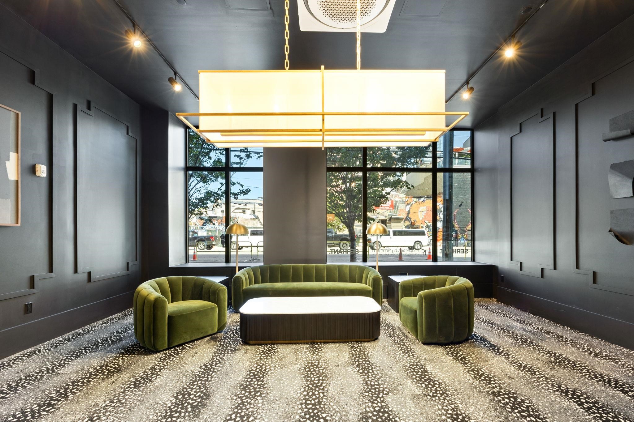 139 CHRISTOPHER COLUMBUS DR Unit: 502