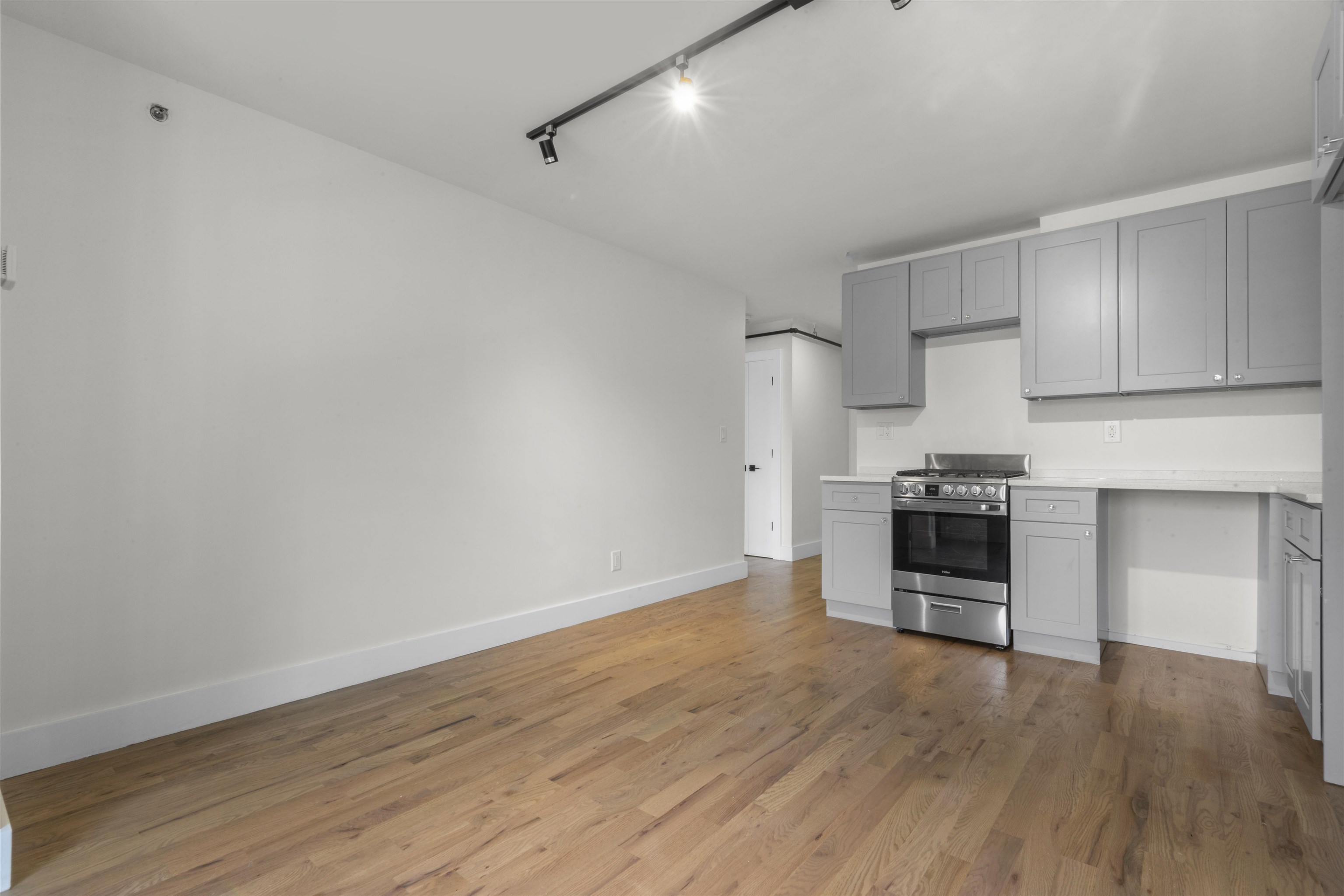 850 WEST SIDE AVE Unit: 18