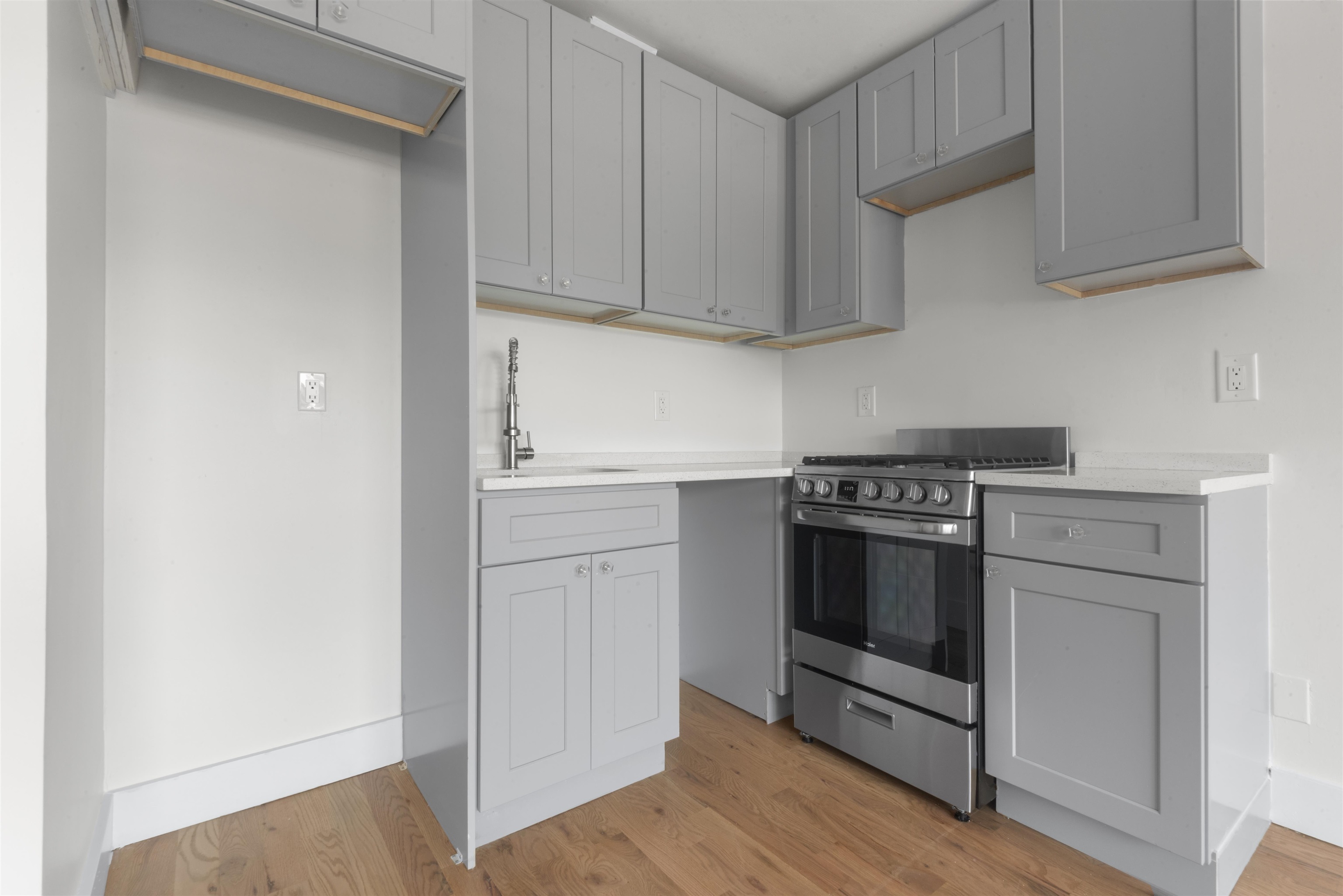 850 WEST SIDE AVE Unit: 18