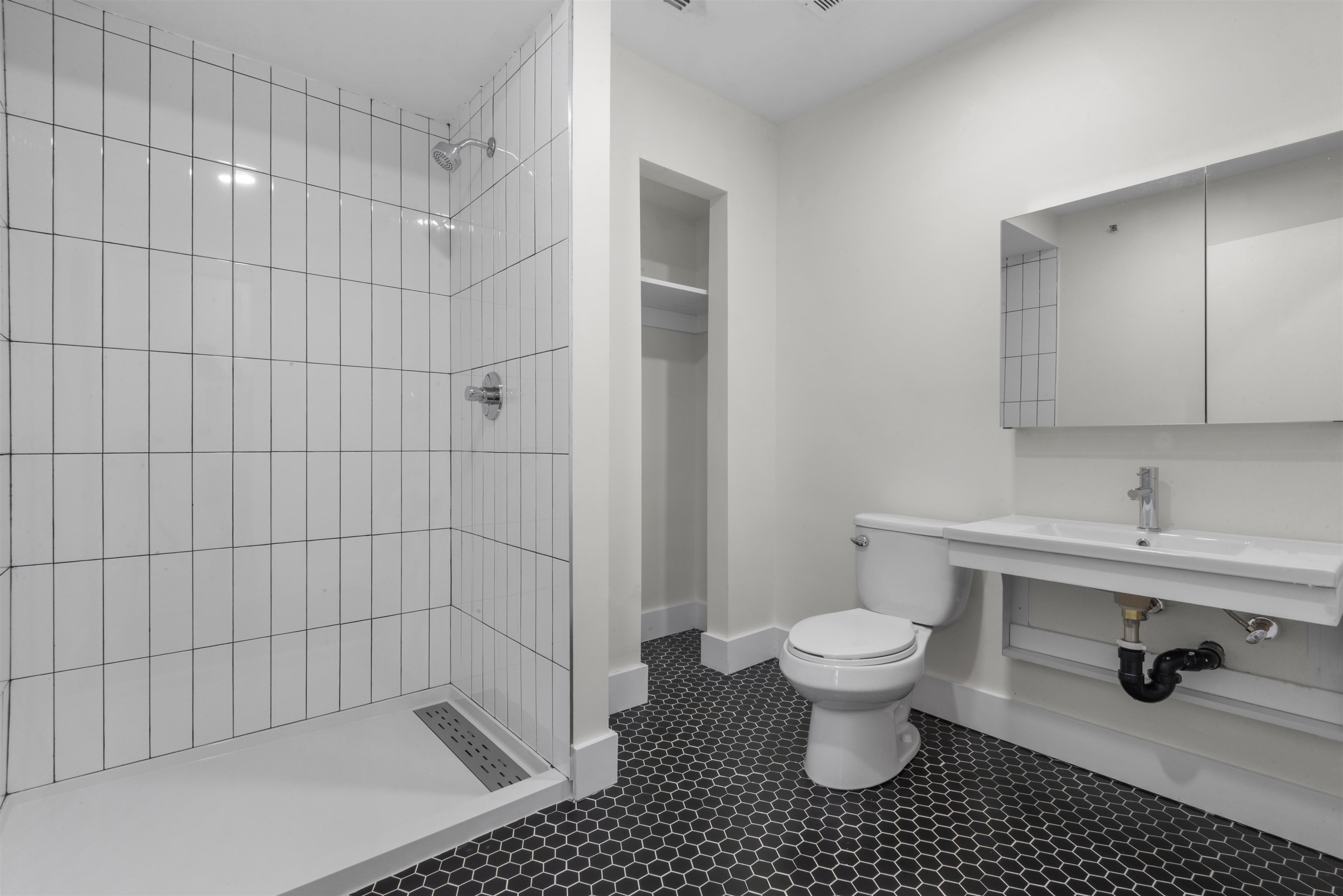 850 WEST SIDE AVE Unit: 18