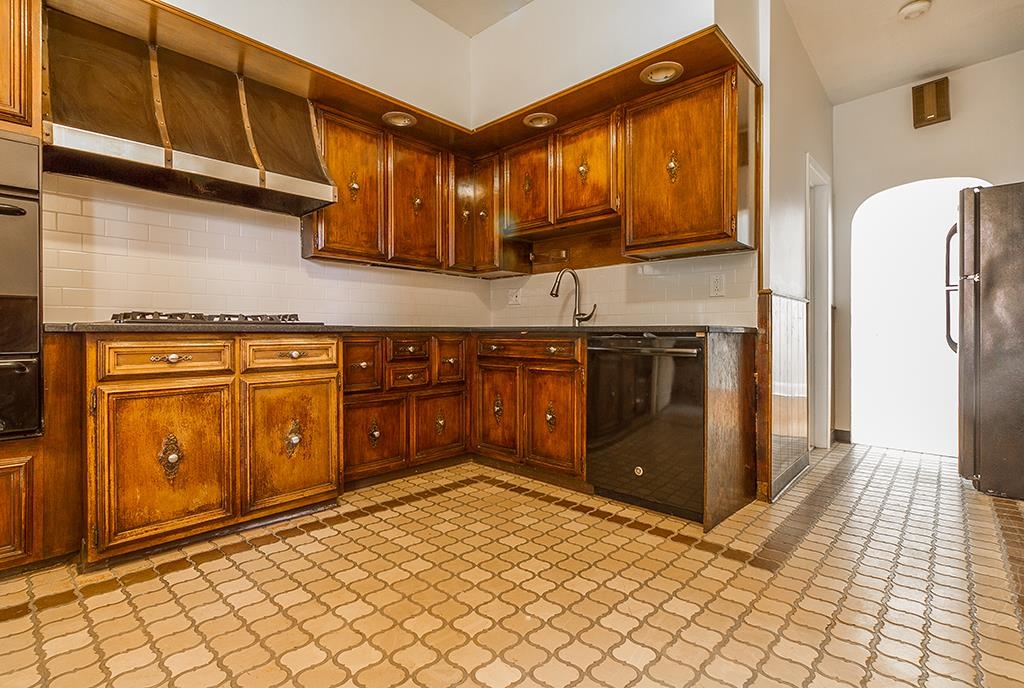 154 WEST 29TH ST