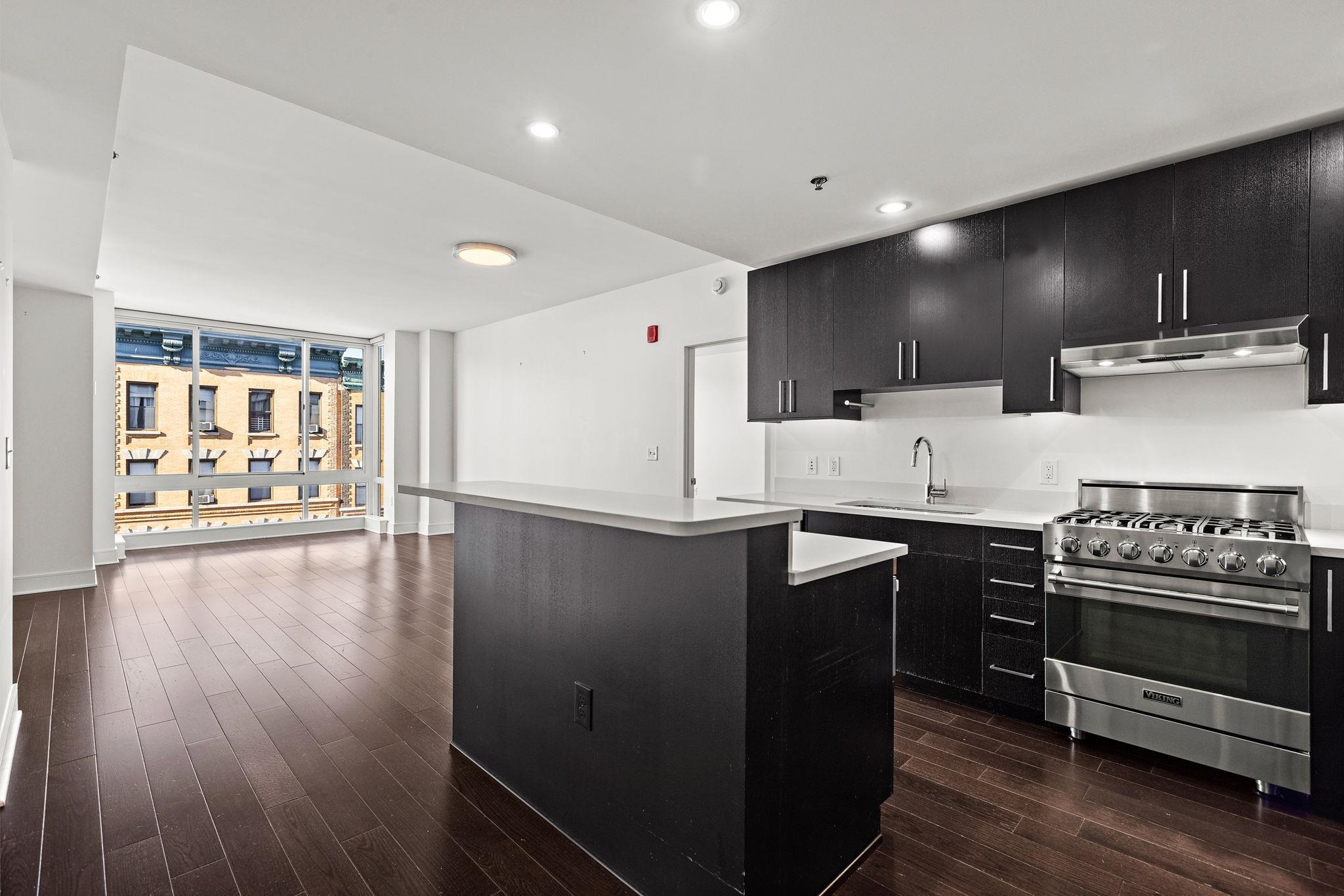 1100 MAXWELL LANE Unit: 531