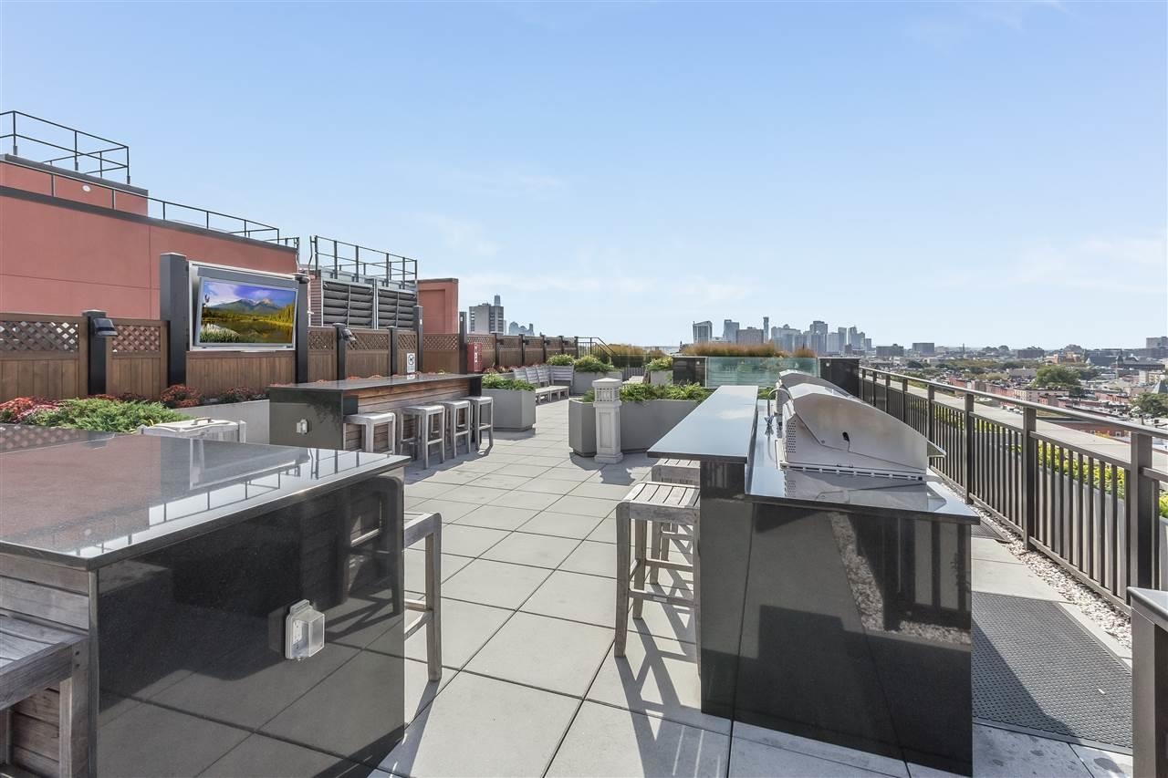 1100 MAXWELL LANE Unit: 531