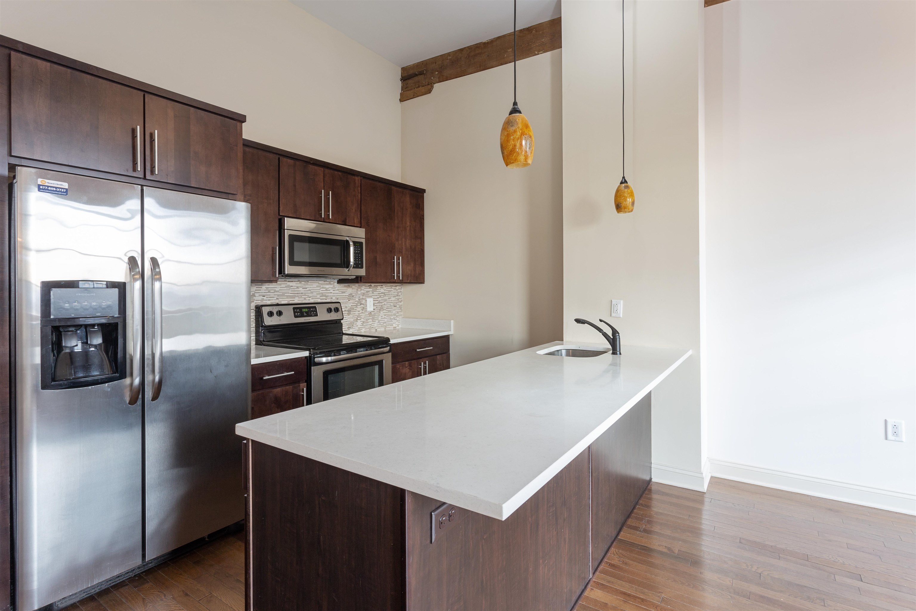 154 AVENUE E Unit: B407