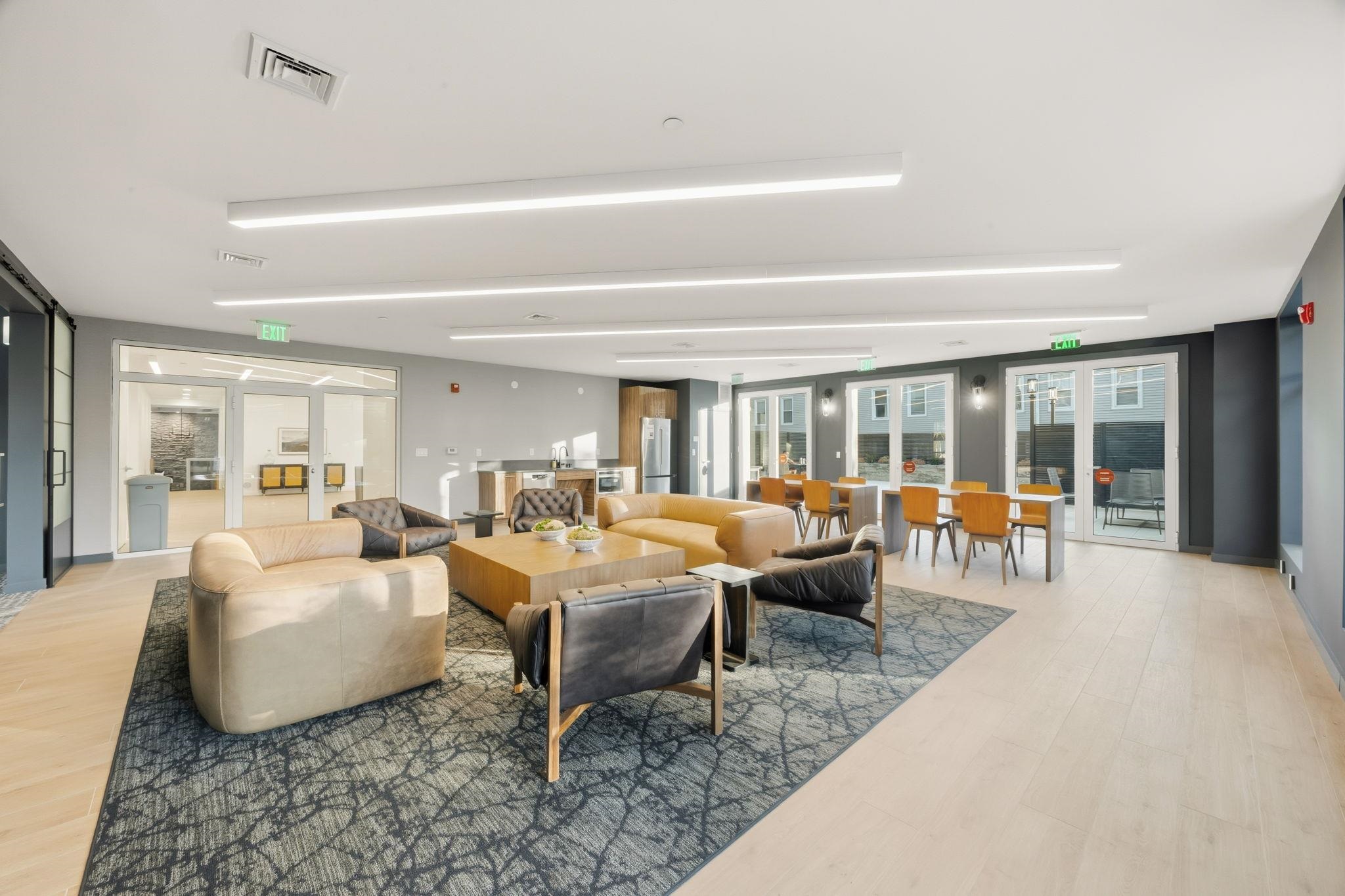 425 3RD ST Unit: 319