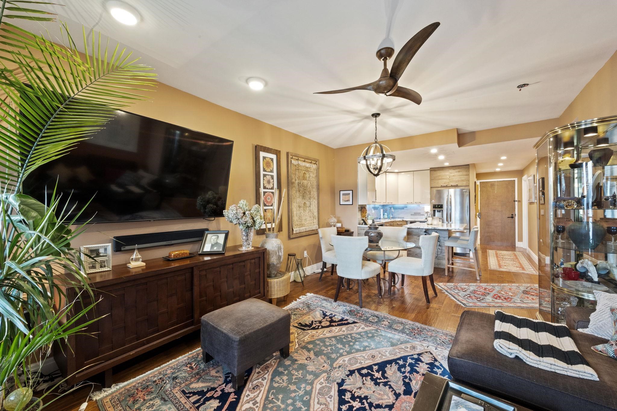 1 GREENE ST Unit: 704