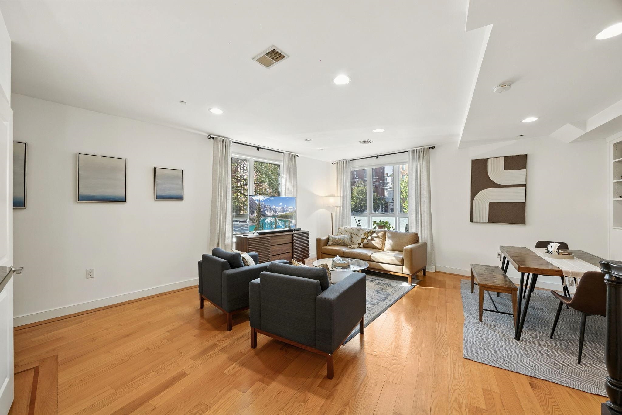 296 GRAND ST Unit: 1A