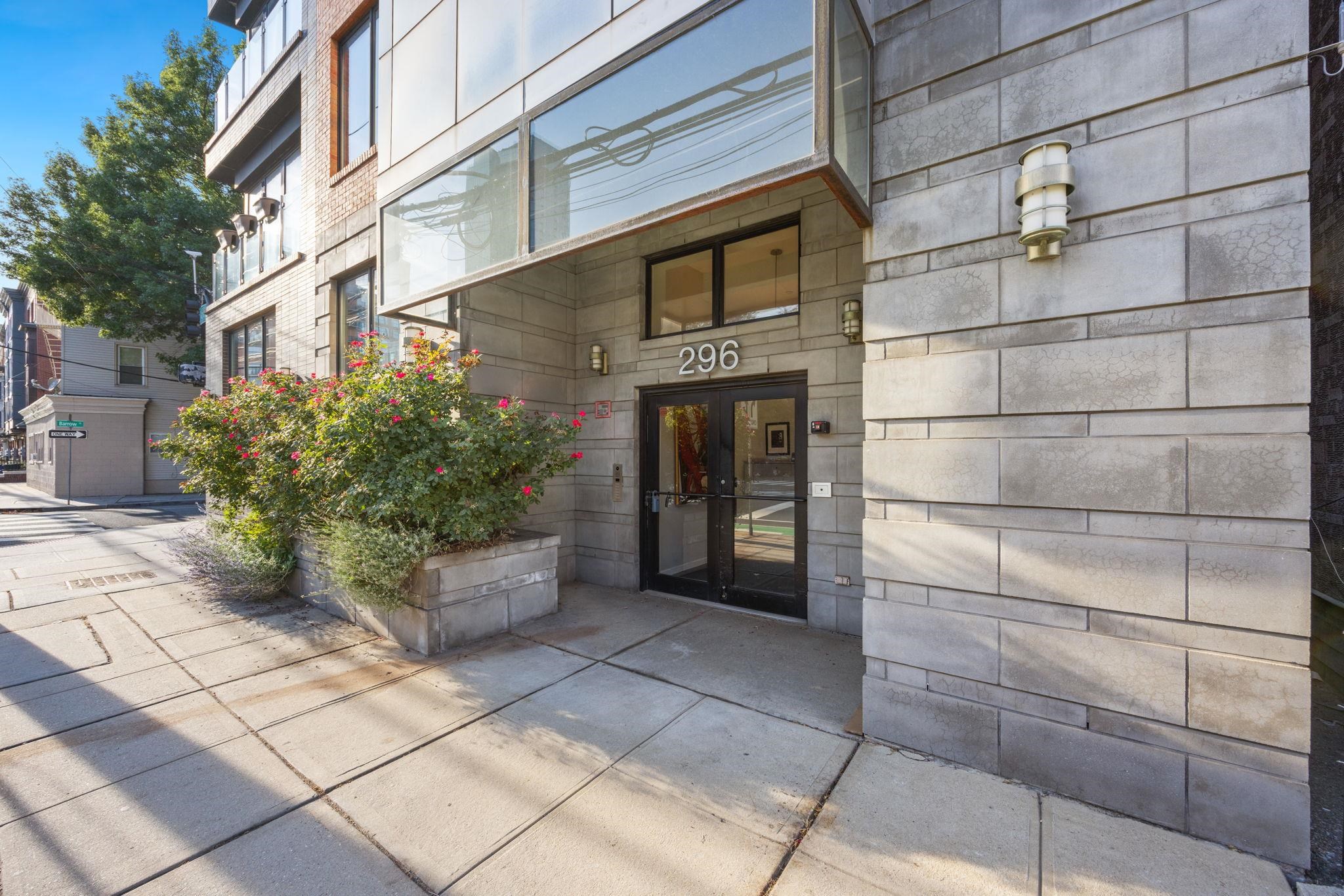296 GRAND ST Unit: 1A