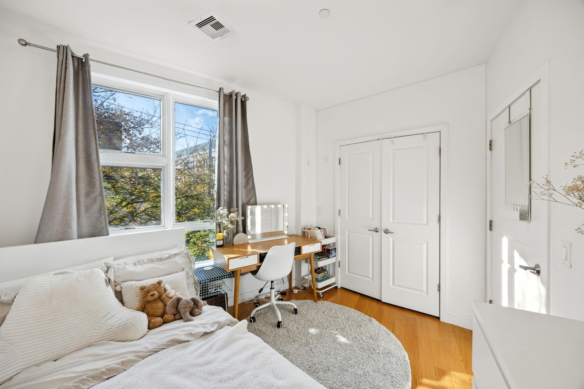 296 GRAND ST Unit: 1A