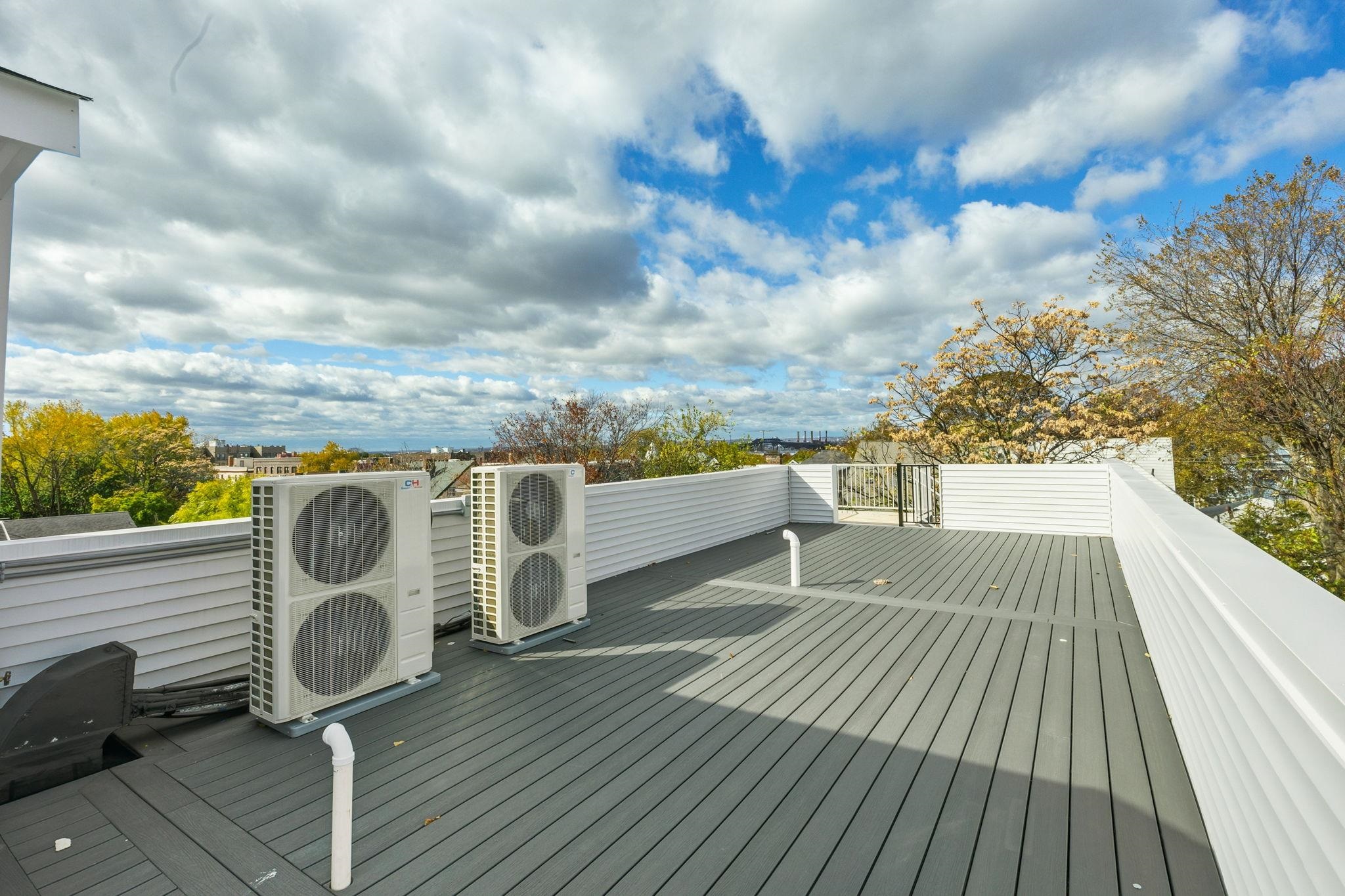 77 VAN REYPEN ST Unit: 4